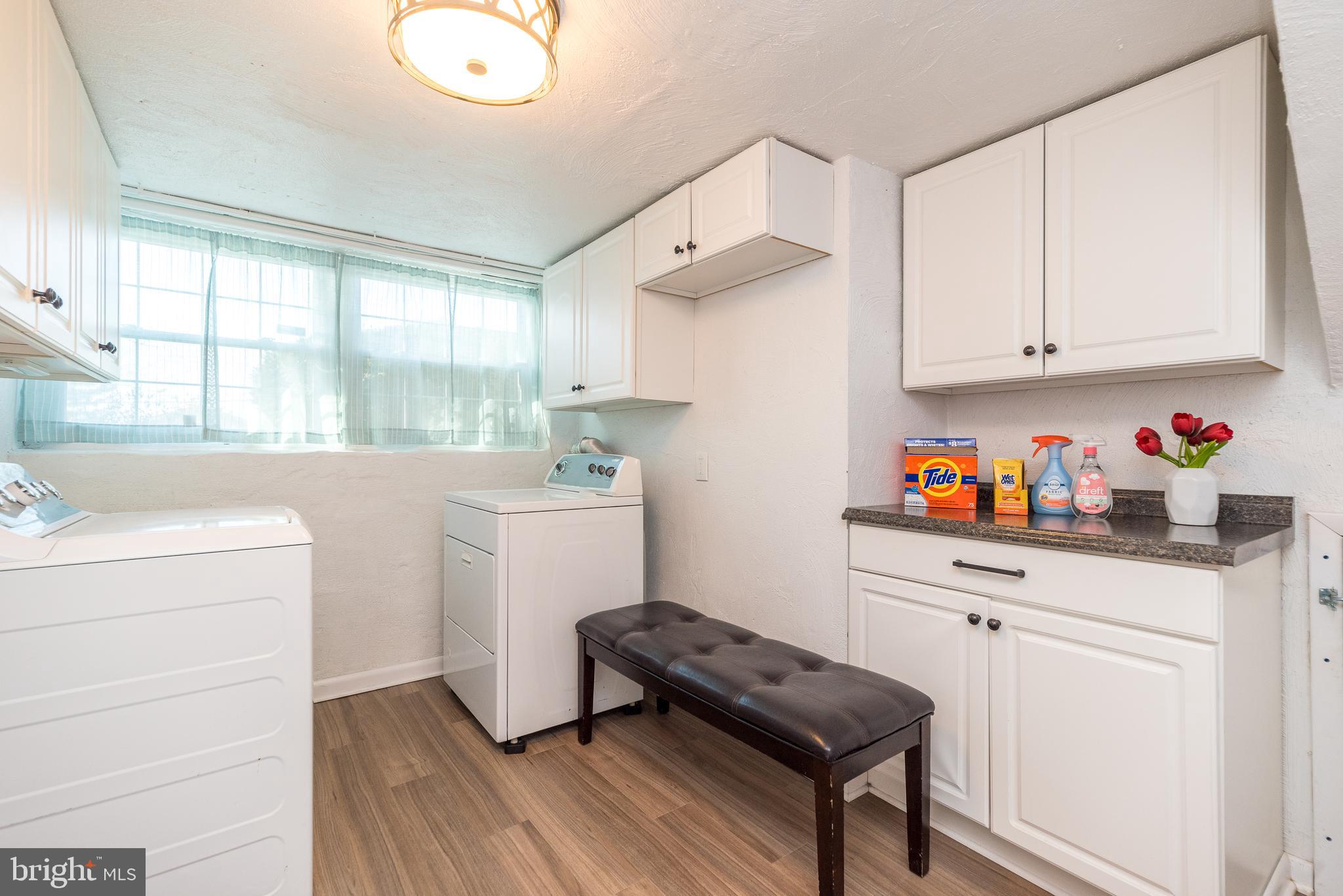 COUNTRY CLUB ESTS - Residential