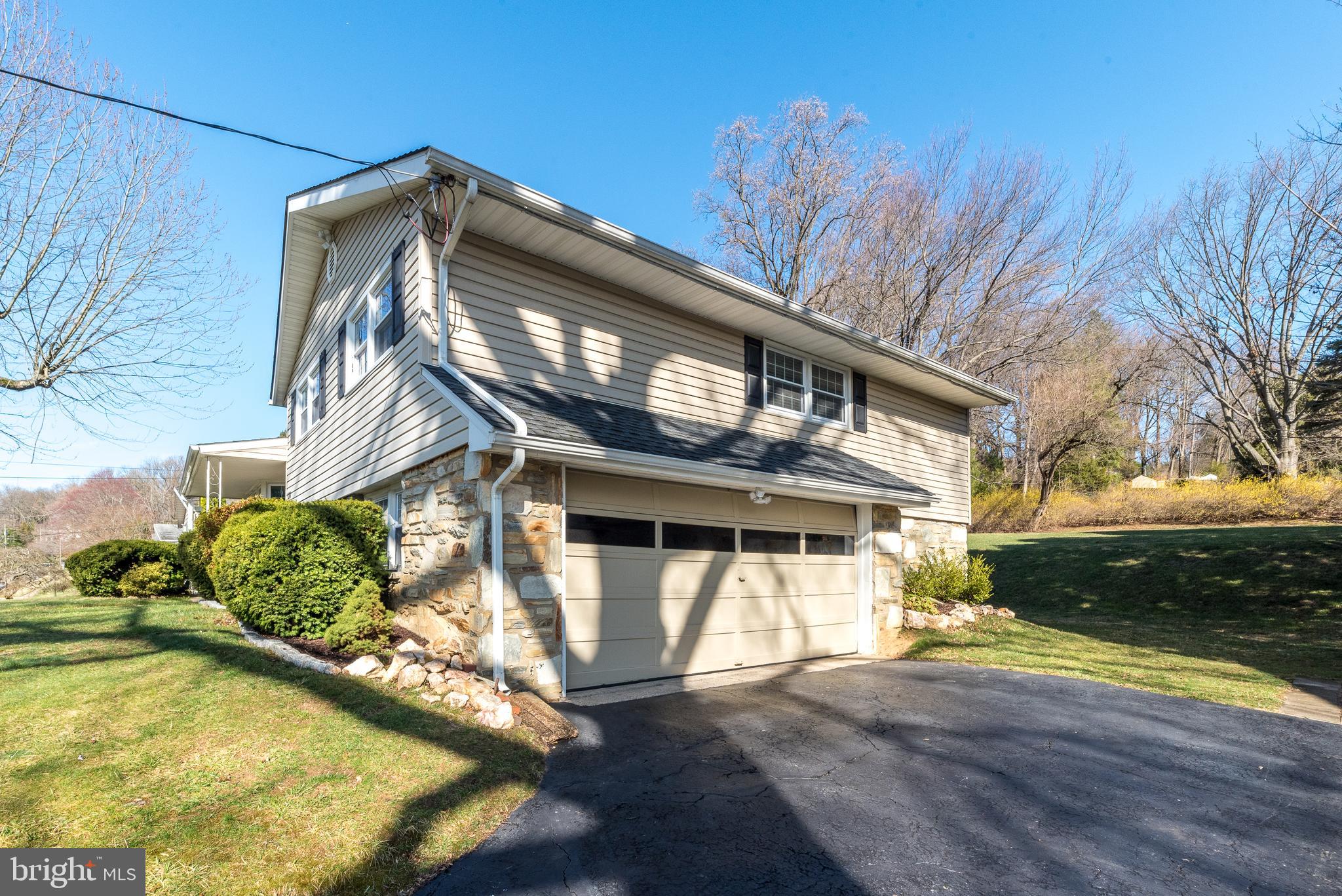 COUNTRY CLUB ESTS - Residential