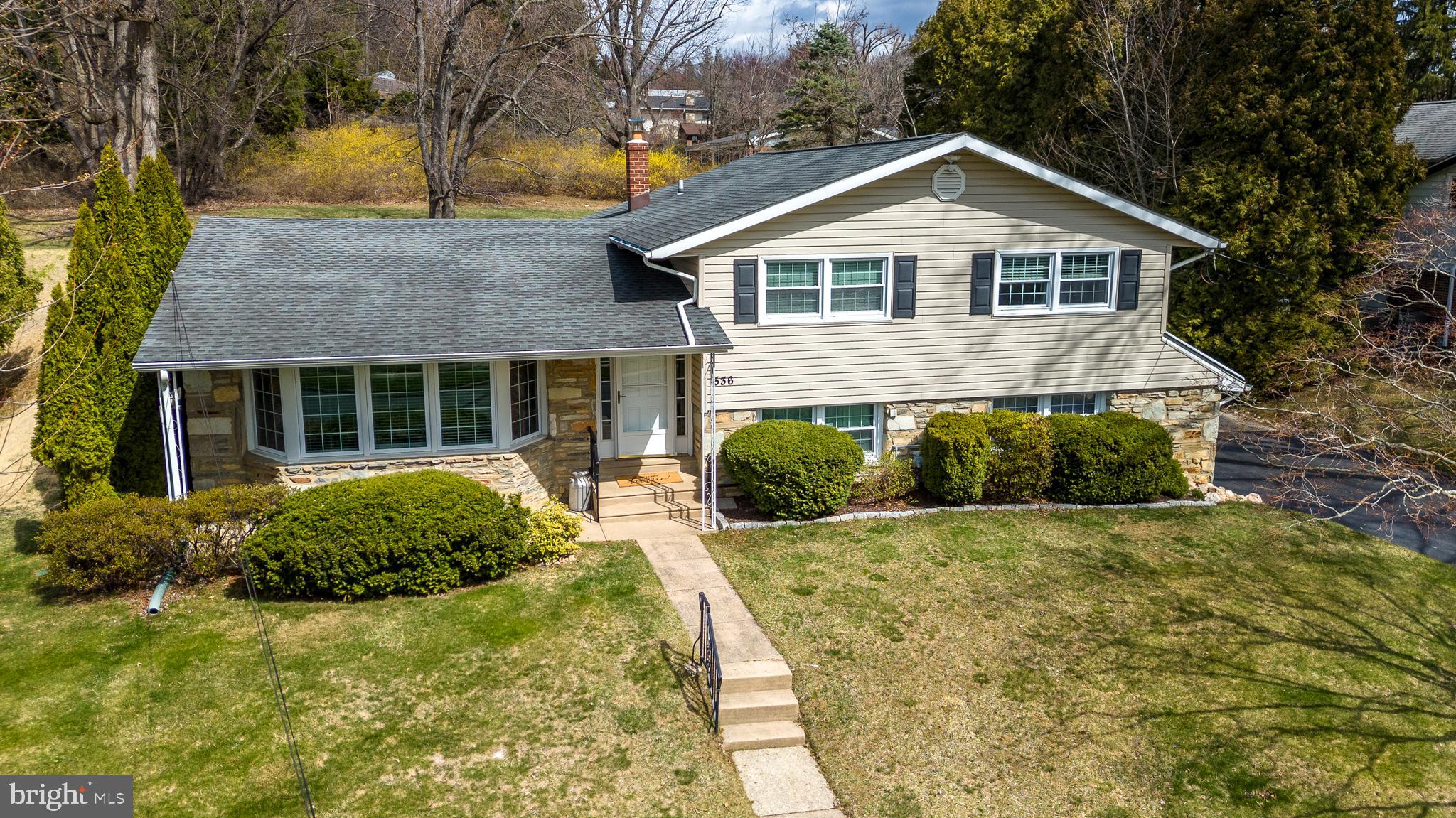 COUNTRY CLUB ESTS - Residential