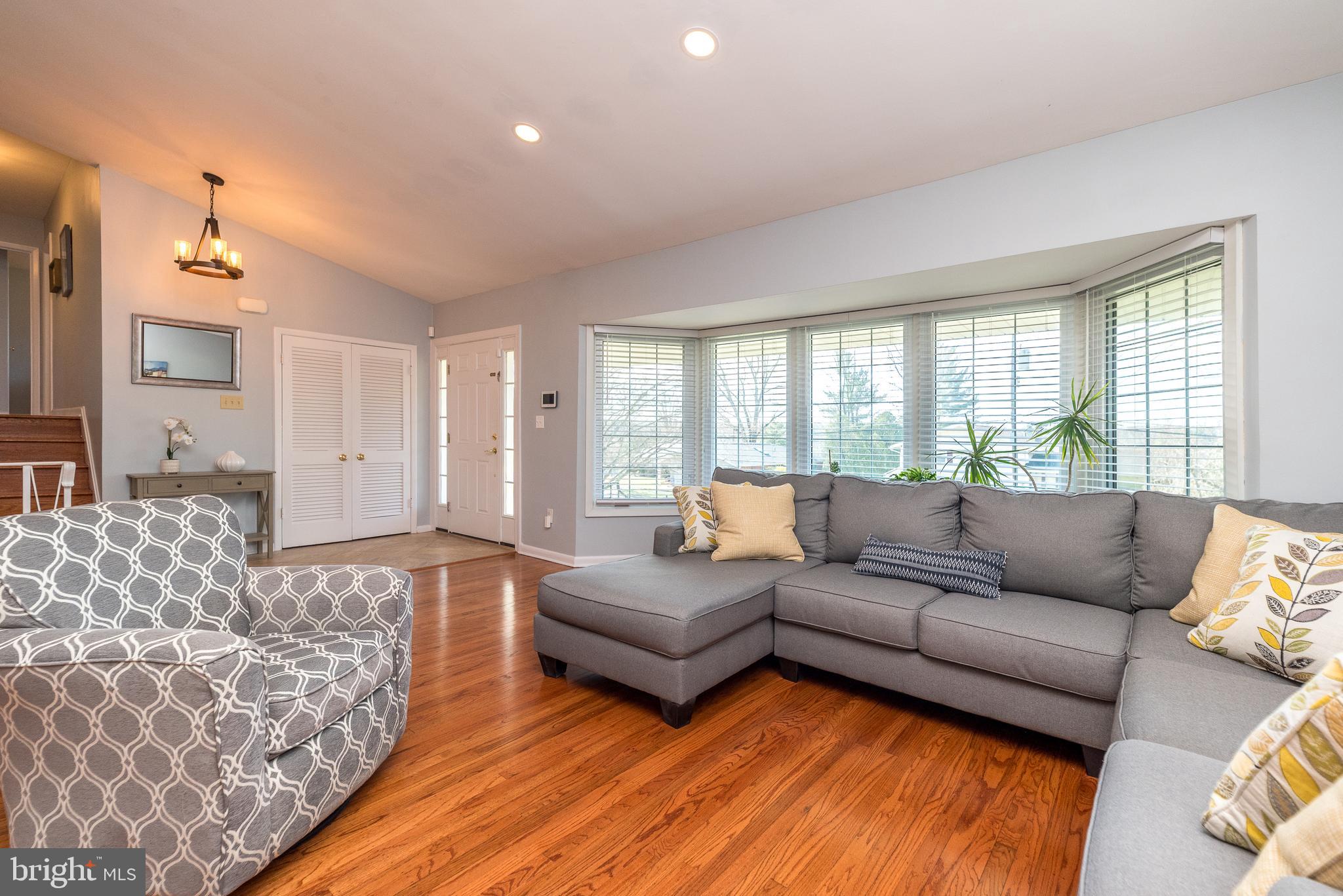 COUNTRY CLUB ESTS - Residential