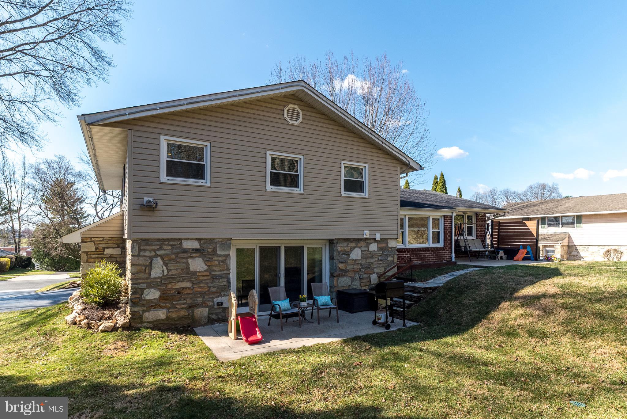 COUNTRY CLUB ESTS - Residential