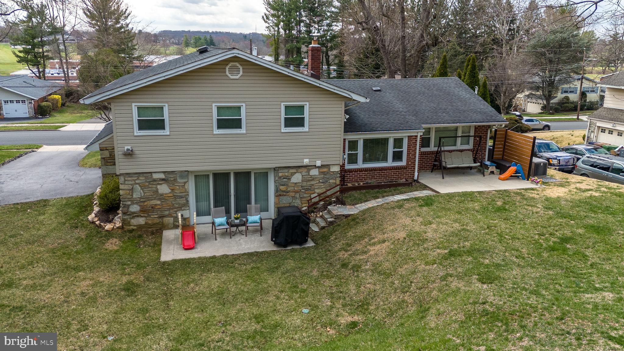 COUNTRY CLUB ESTS - Residential