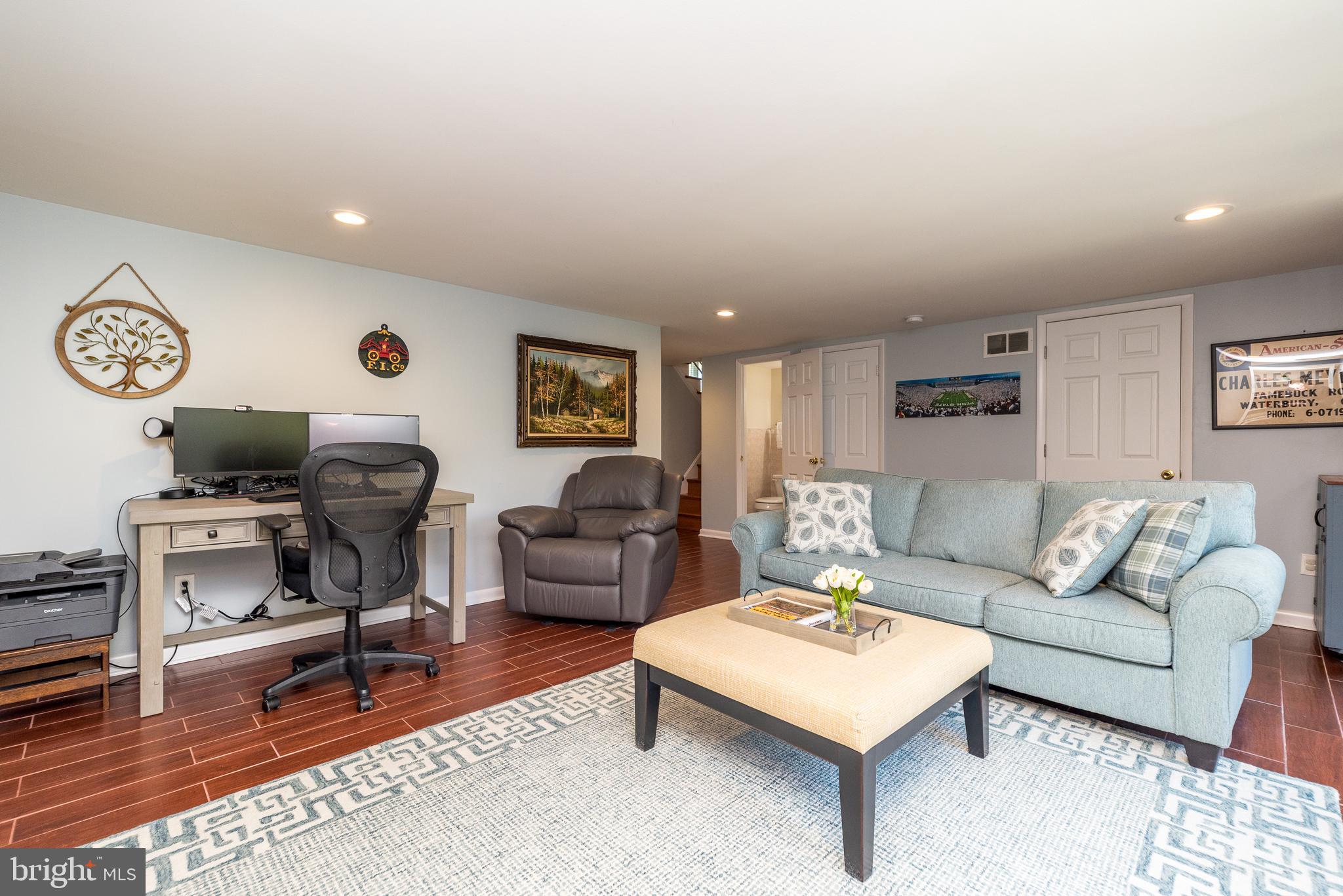 COUNTRY CLUB ESTS - Residential