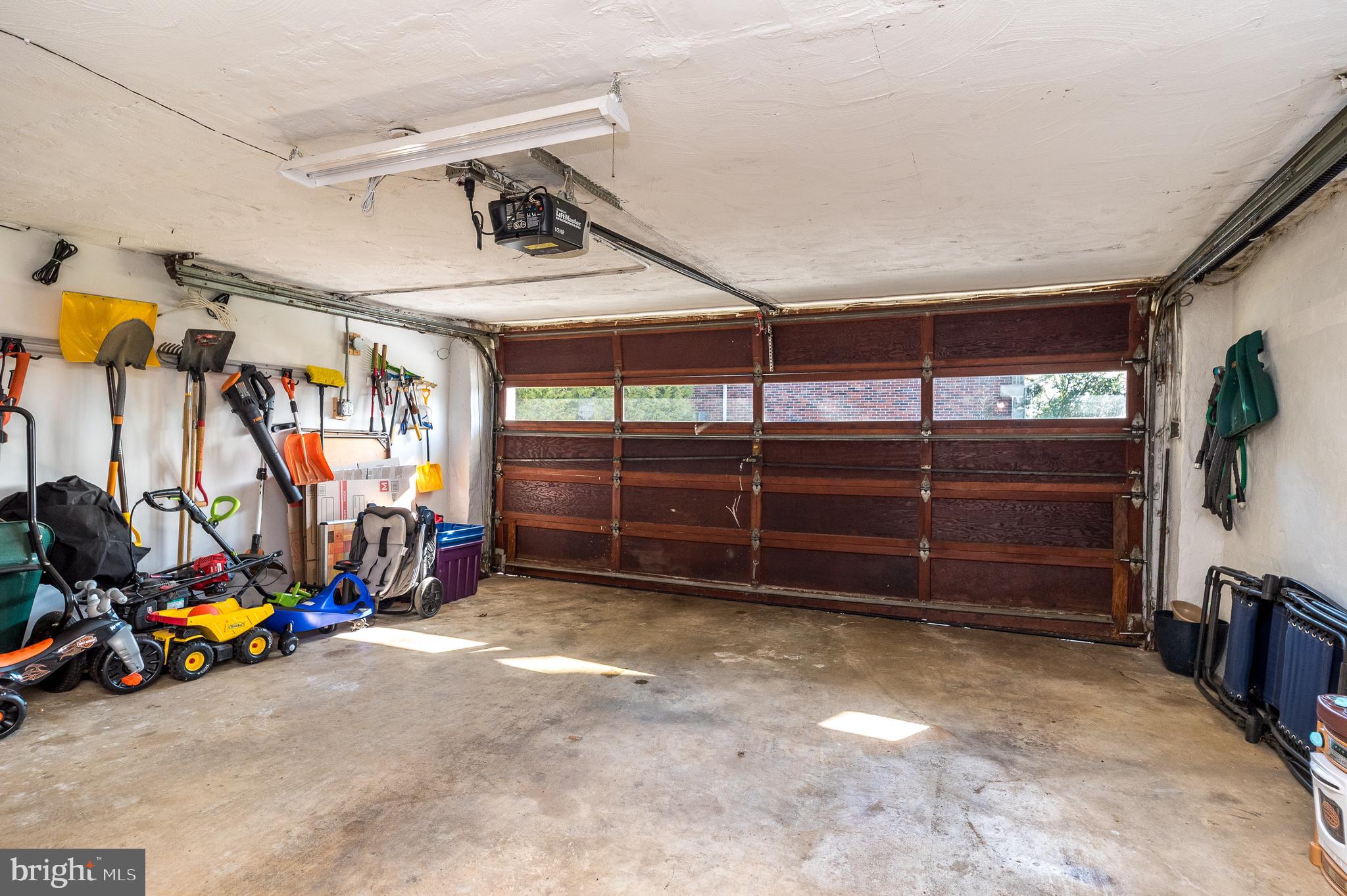 COUNTRY CLUB ESTS - Residential