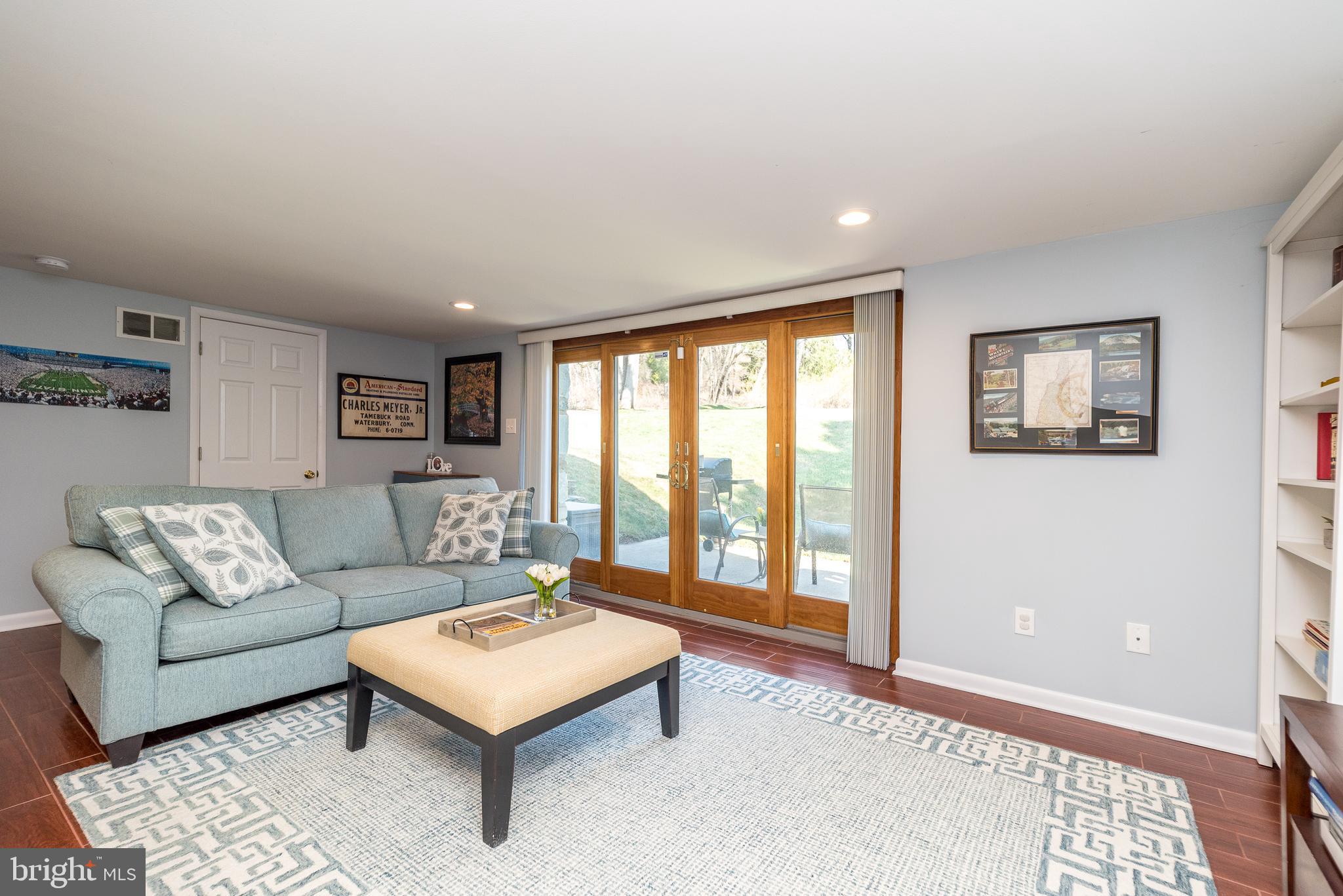 COUNTRY CLUB ESTS - Residential