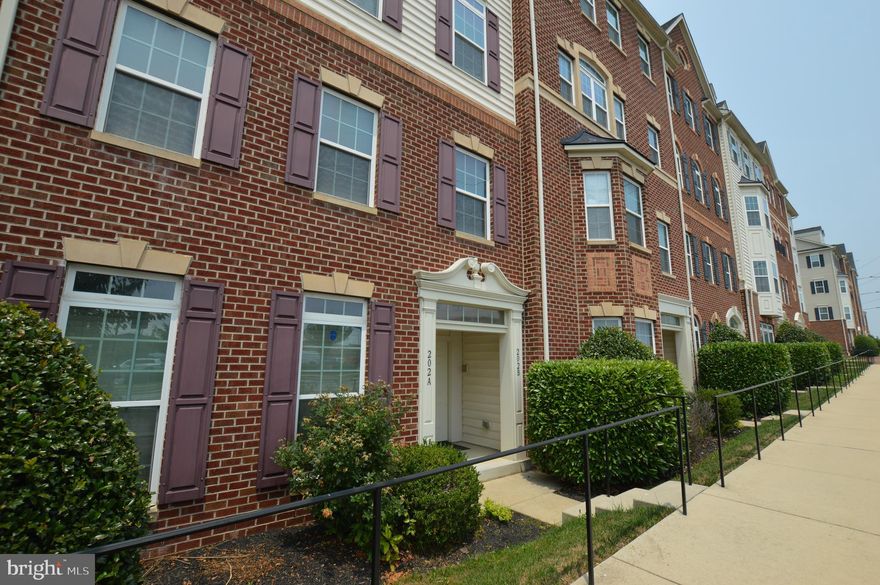 1 MONTH FREE WITH DECEMBER SIGNING!! (applies to 2nd month rent) 
BEAUTIFUL 3 BEDROOM, 2.5 BATH CONDO WITH GARAGE, IN SOUGHT AFTER, AMENITY FILLED (POOL & PARKS) , MARKET SQUARE CONVIENTLY LOCATED ACROSS FROM SHOPPING AND RESTAURANTS, FOR LEASE. MUST SEE!!!  Applications are made online; application fee is $25/applicant.  Any intended occupant over 18 must apply to be a leaseholder and go through the screening process. 
Our requirements for all units: 630+ credit scores, income ratio - rents should be 1/3 of applicants' income (housing vouchers and assistance programs are welcome as forms of income) credit checks, criminal and background checks will also be performed in addition to rental history/references.  
Upon Approval:
Tenants are to provide proof of renters insurance for lease term (1 year) paid in full and provide receipt.  Clagett Residential Management to be named as additional insured on policy. 
Tenants are responsible for all utilities as applicable, i.e gas, electric and water is billed quarterly. 
No Pets-No Smoking