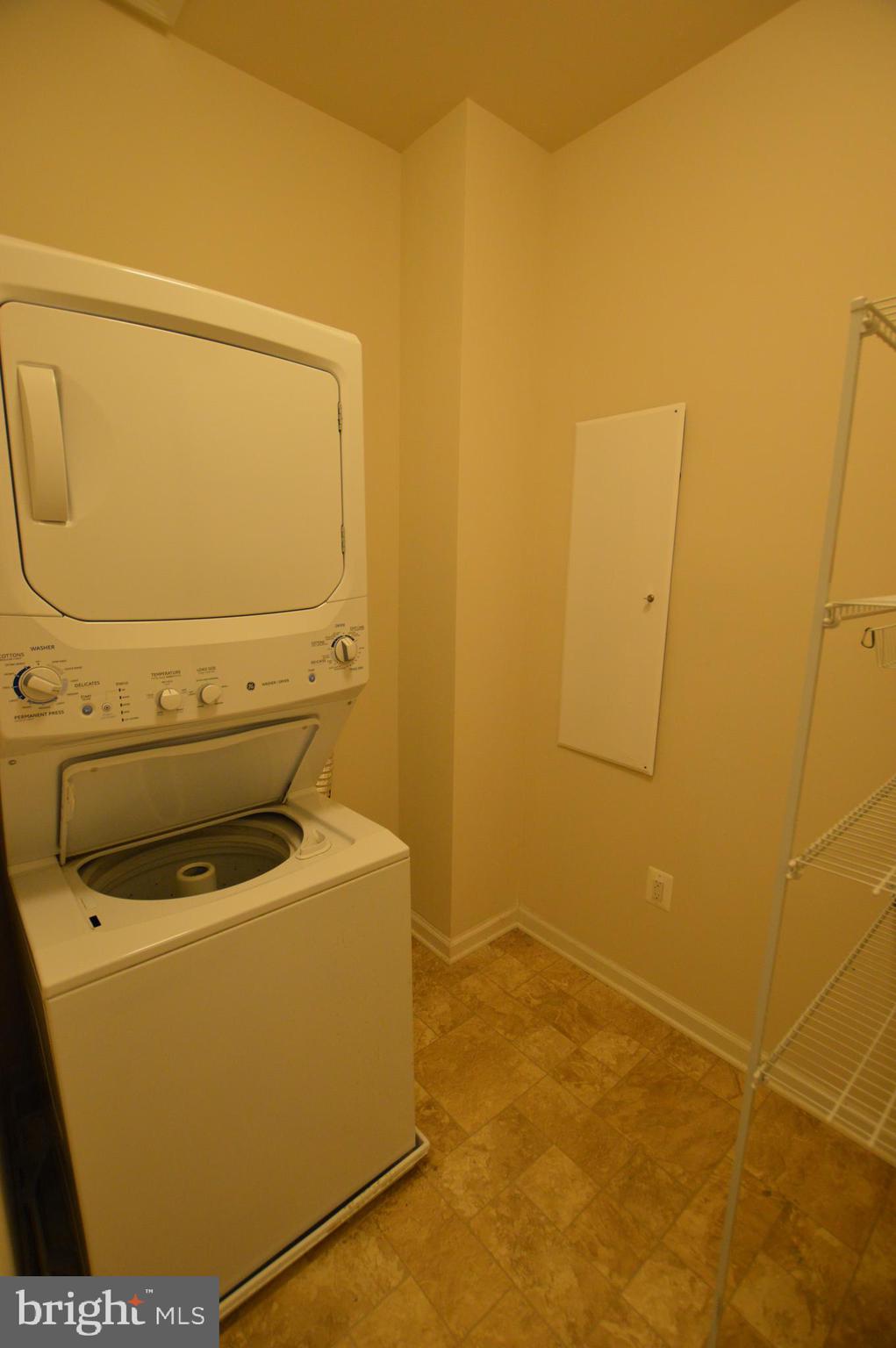 MARKET SQUARE - Residential Lease