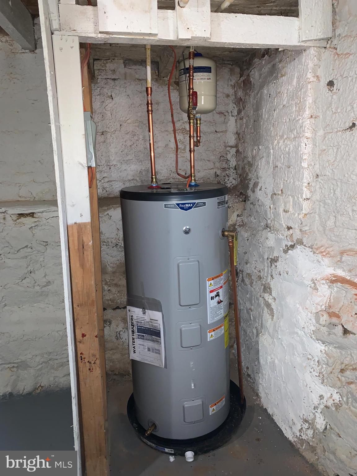 BROADWAY EAST - Residential