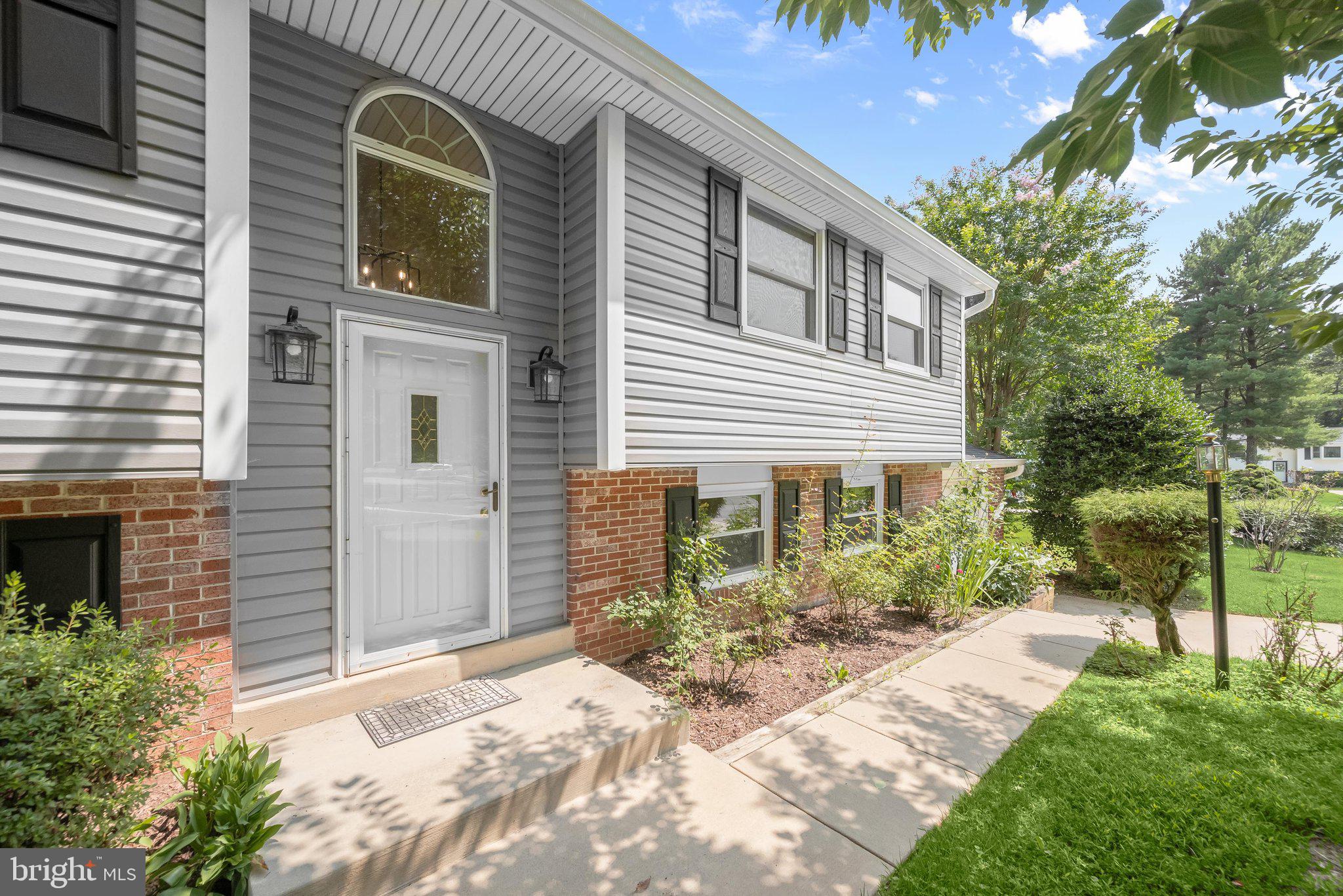 5435 THE BRIDLE PATH