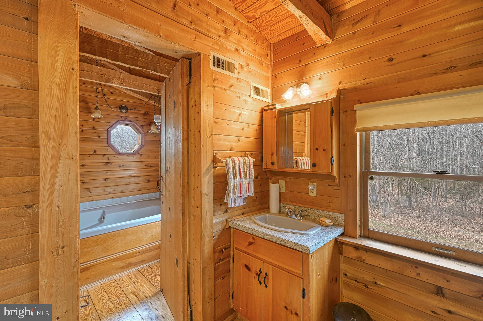 DUCKINGHOLE CREEK - Residential