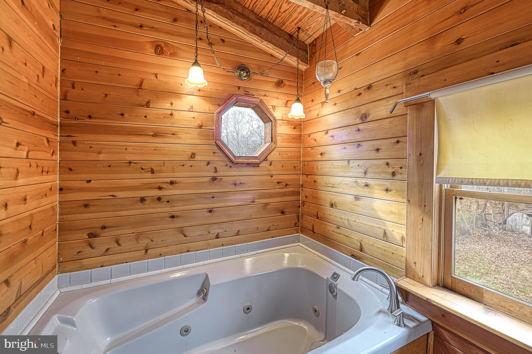 DUCKINGHOLE CREEK - Residential