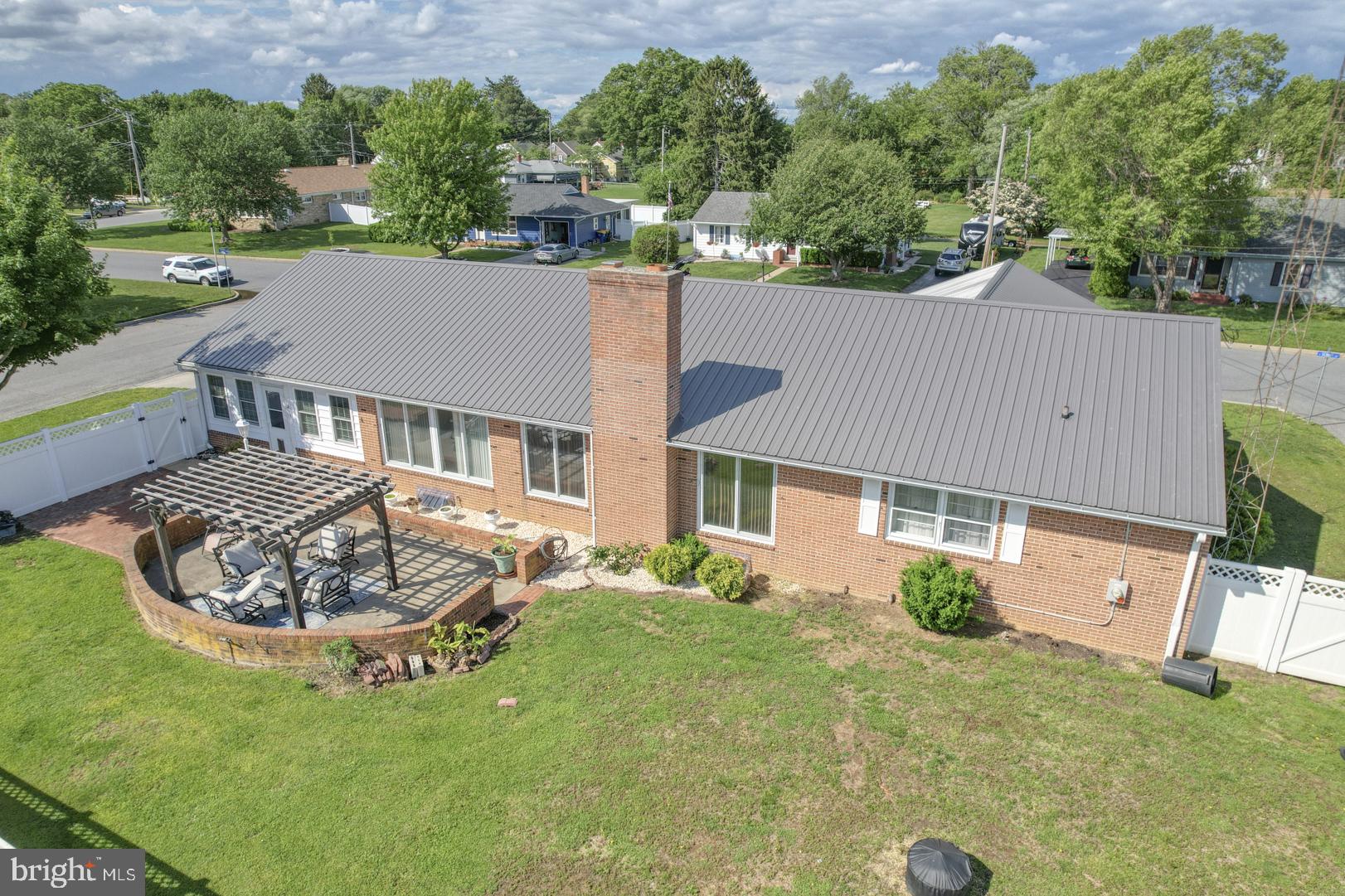 333 S SCHOOL LANE