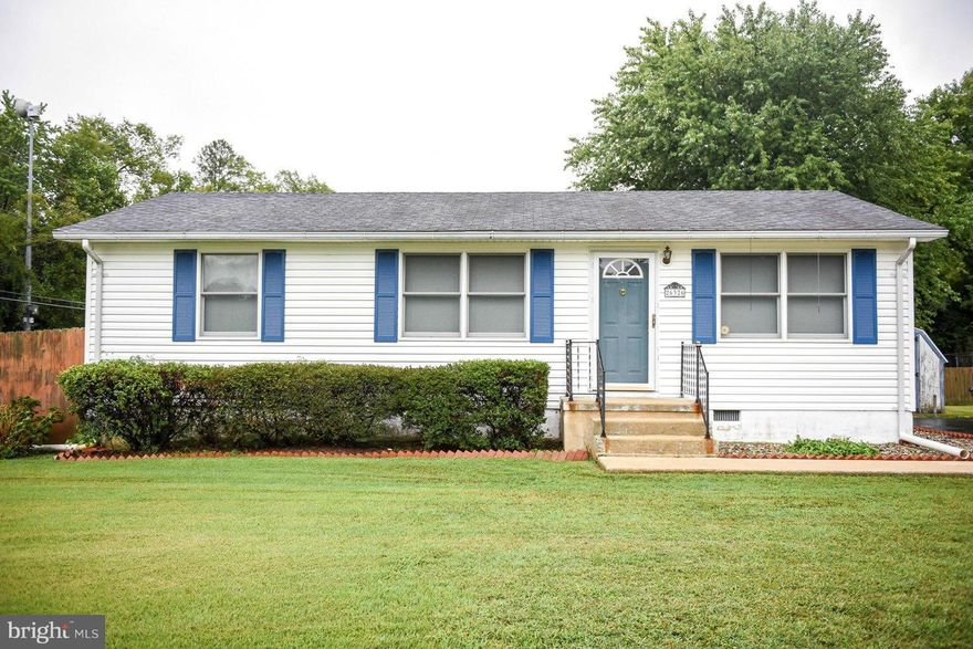 Better Run... won't last long! 3 BR, 1 Ba...all on one level. Beautiful corner lot in Hollywood Shores. Fenced in backyard. Extra parking. Community amenities include pool & water access / pier. Don't miss out!