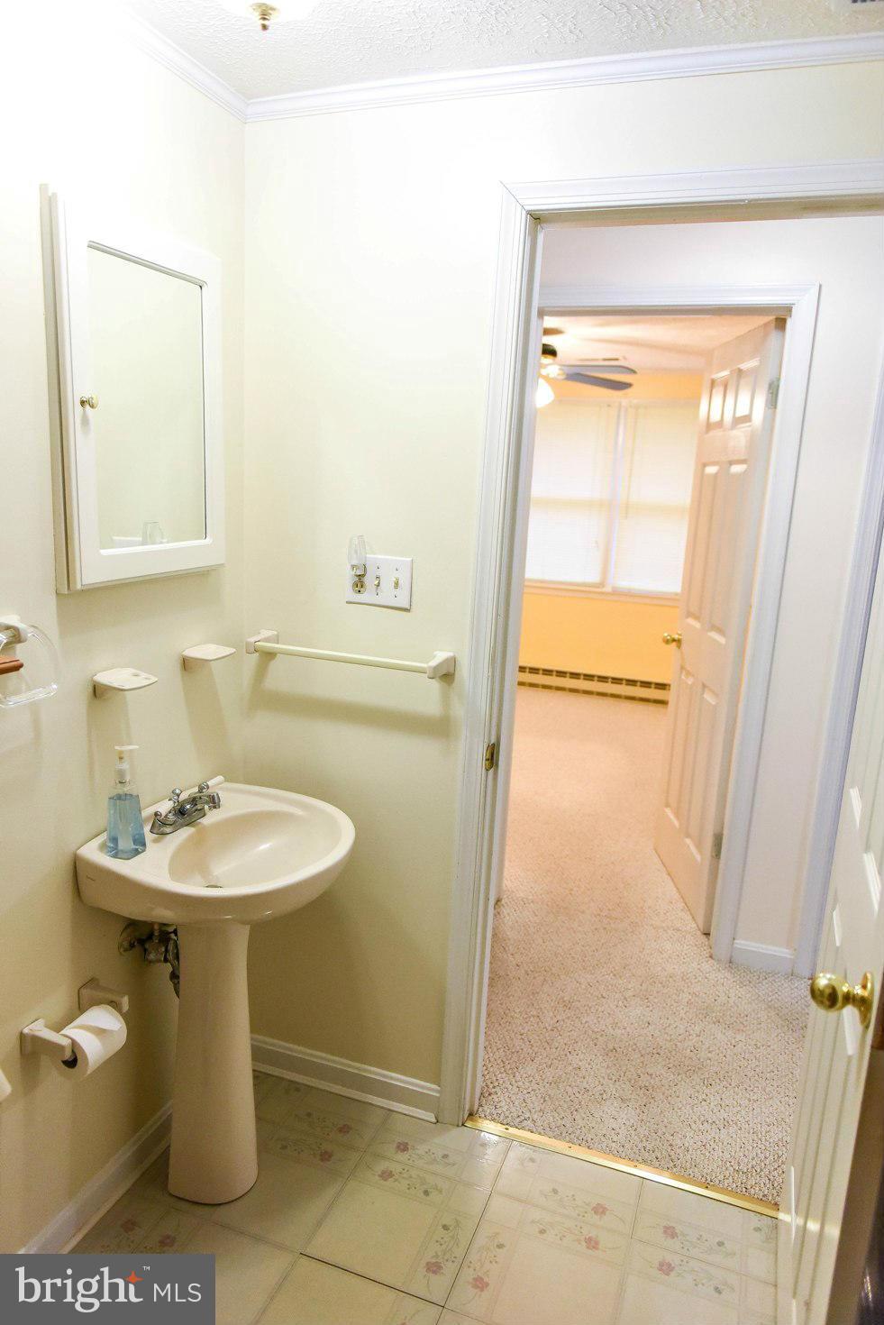 HOLLYWOOD SHORES - Residential