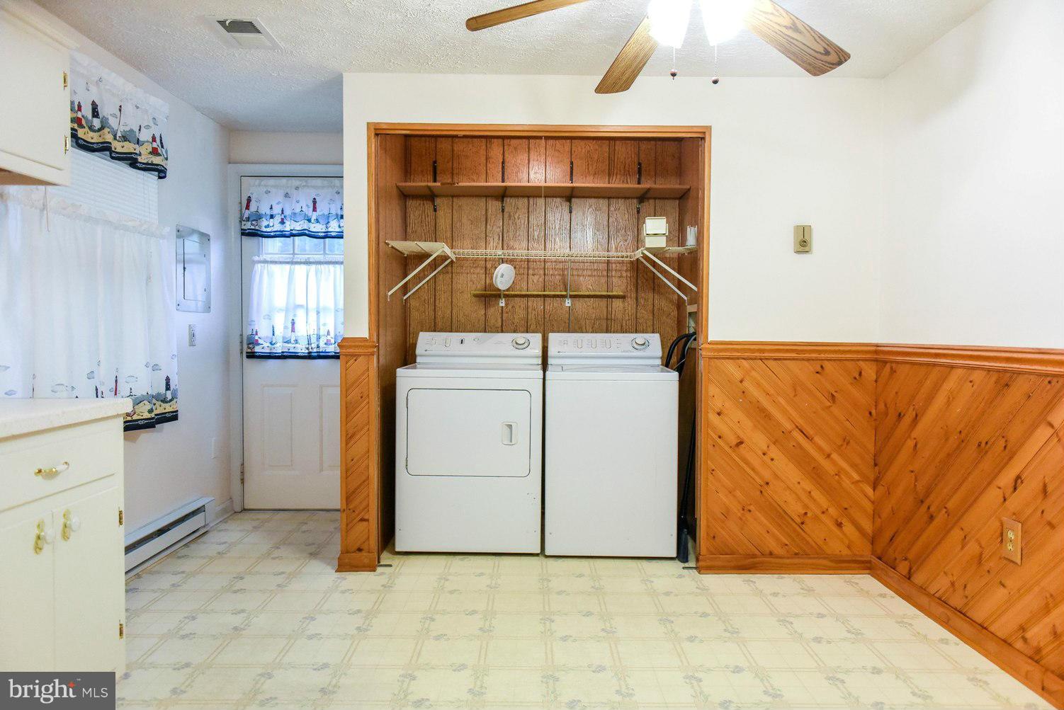 HOLLYWOOD SHORES - Residential