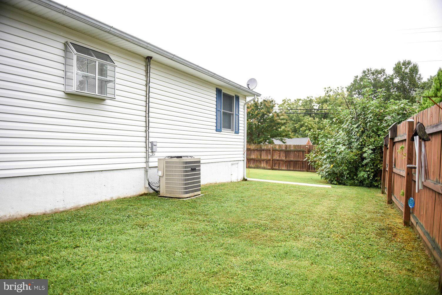 HOLLYWOOD SHORES - Residential