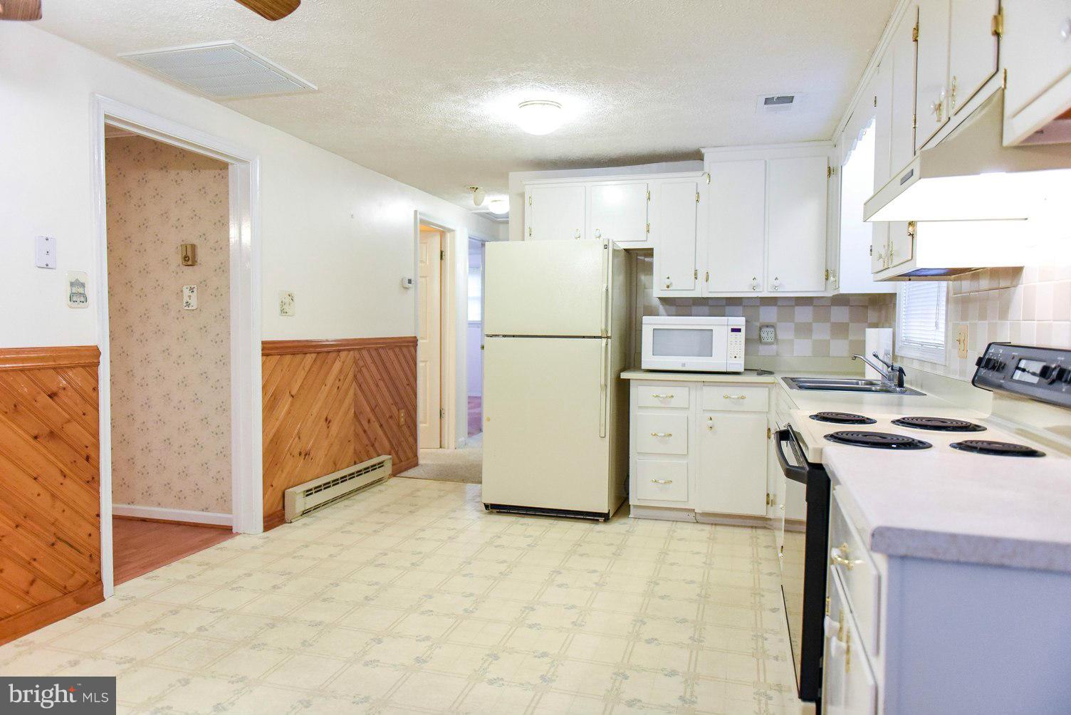 HOLLYWOOD SHORES - Residential