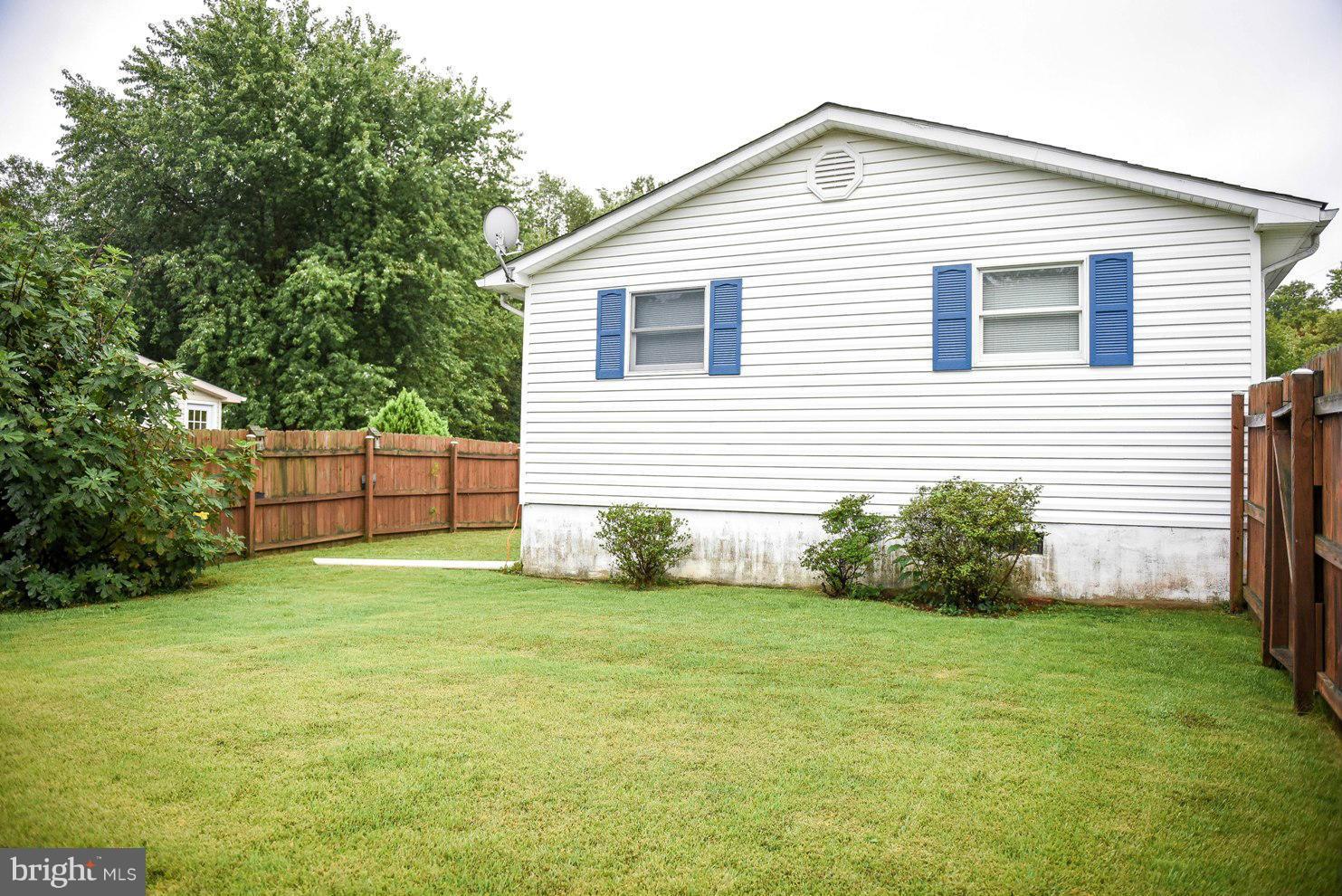 HOLLYWOOD SHORES - Residential