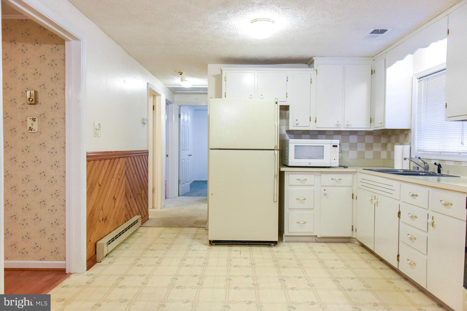 HOLLYWOOD SHORES - Residential