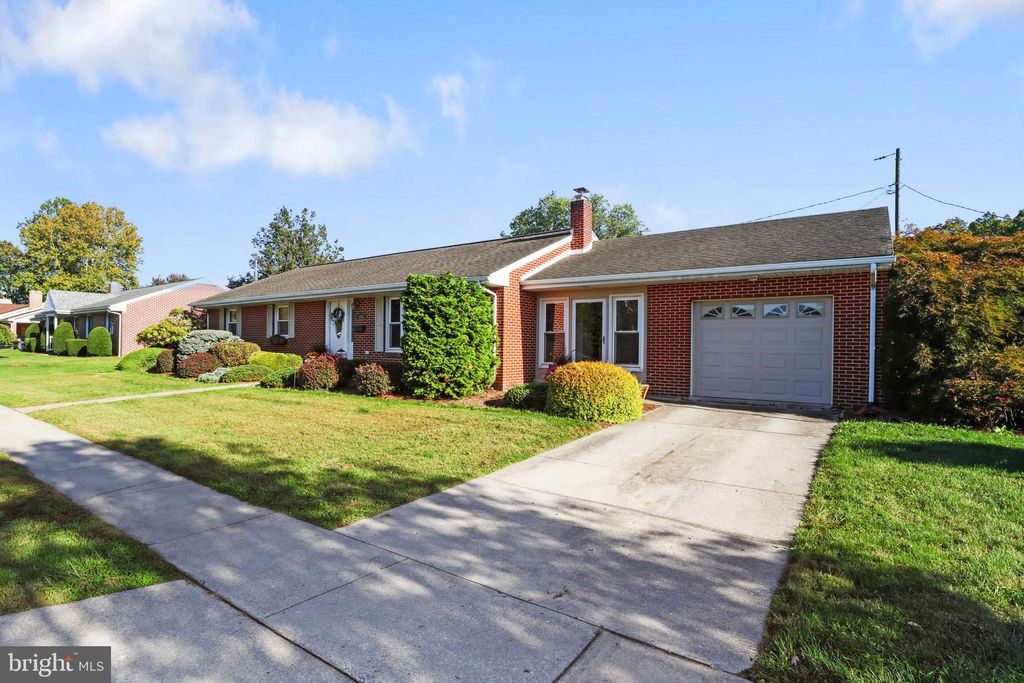 Photo of 265 Redwood Street, HUMMELSTOWN, PA 17036 (MLS # PADA2049966)