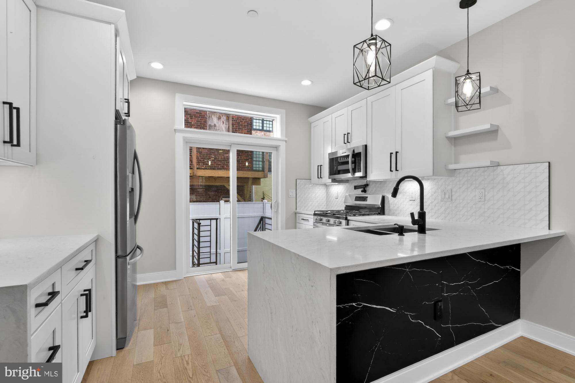 2138 E ALBERT STREET