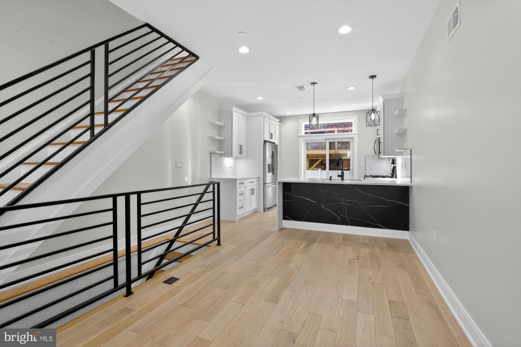 2138 E ALBERT STREET