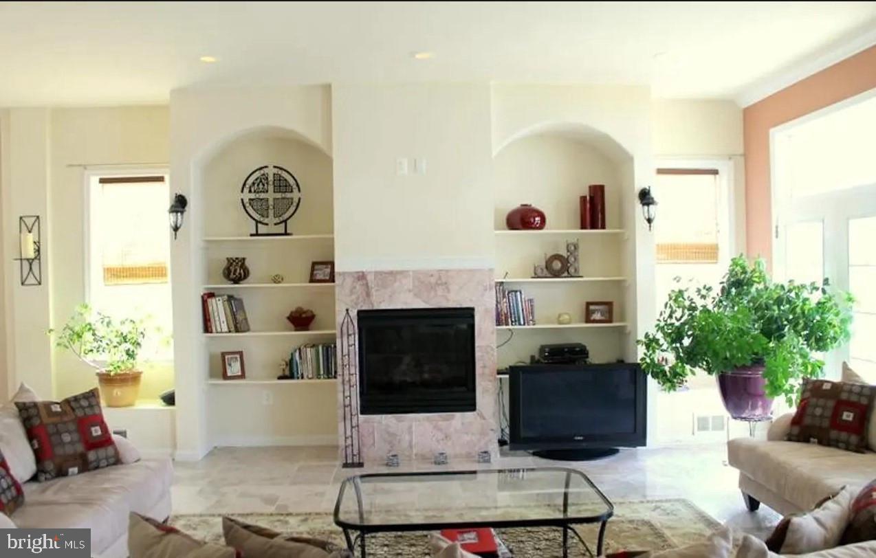 STRATFORD HARBOUR - Residential Lease