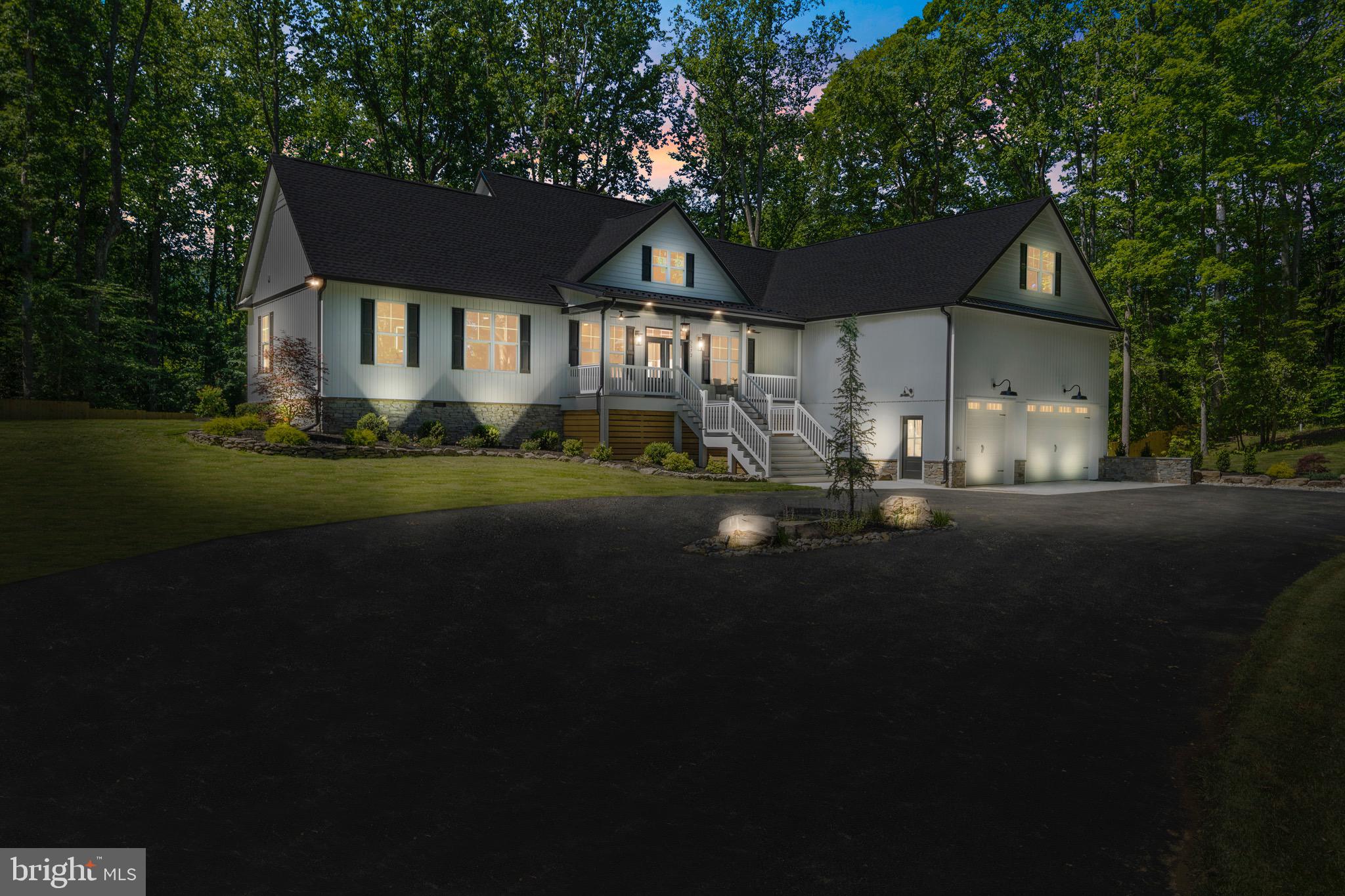 5570 WARREN DRIVE