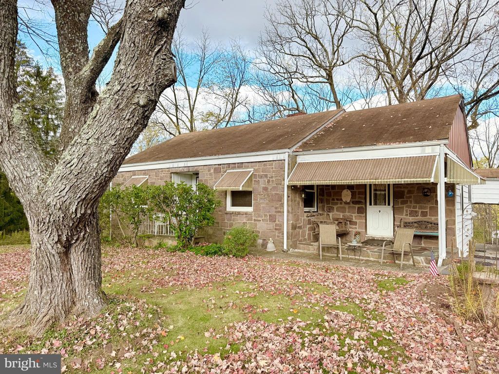 Photo of 9 Woodsville Road, HOPEWELL, NJ 08525 (MLS # NJHT2004378)