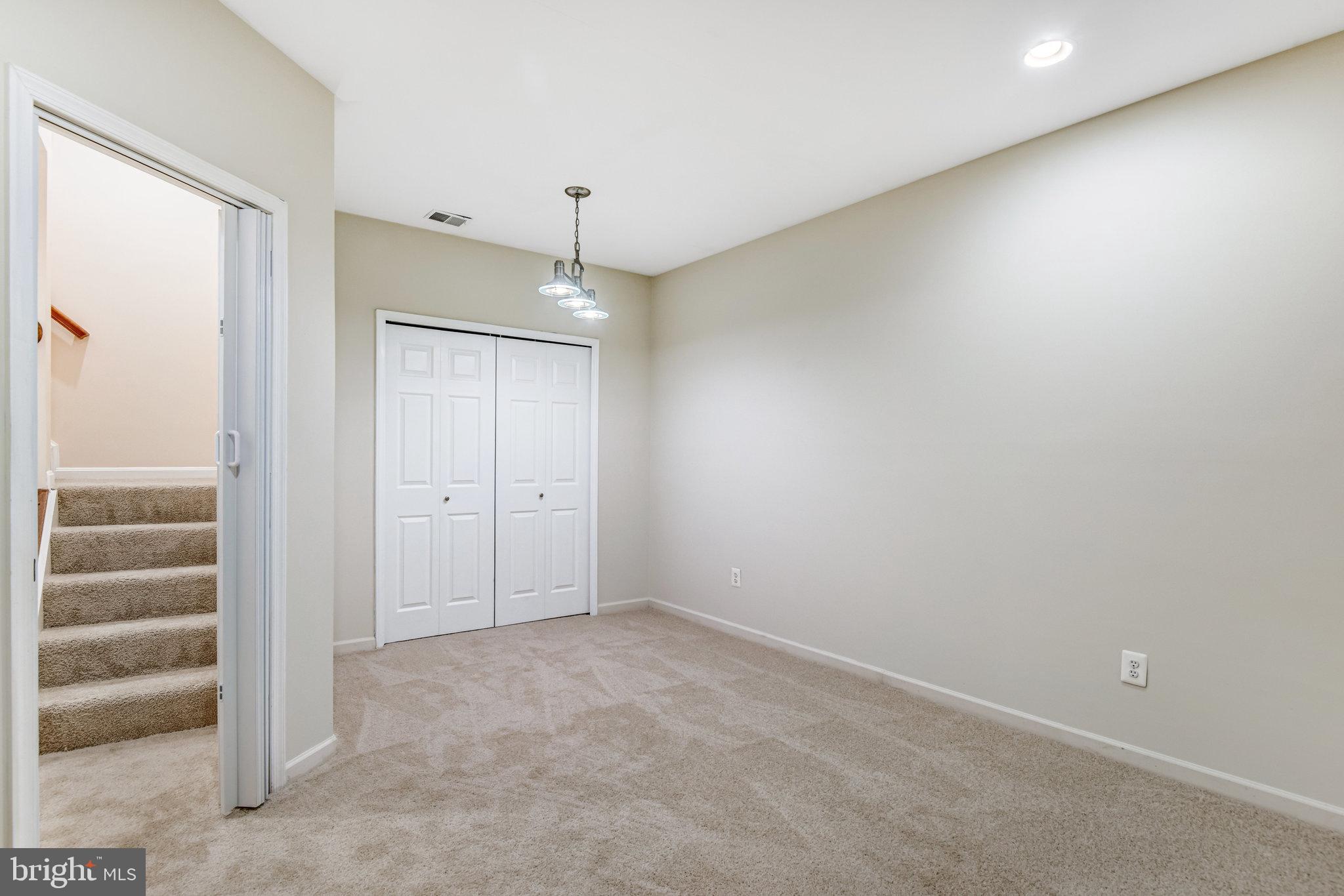 PEMBROOKE - Residential