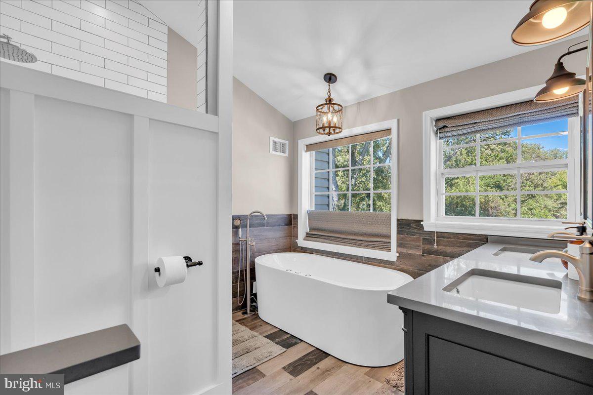 LINTON HILL FARM - Residential