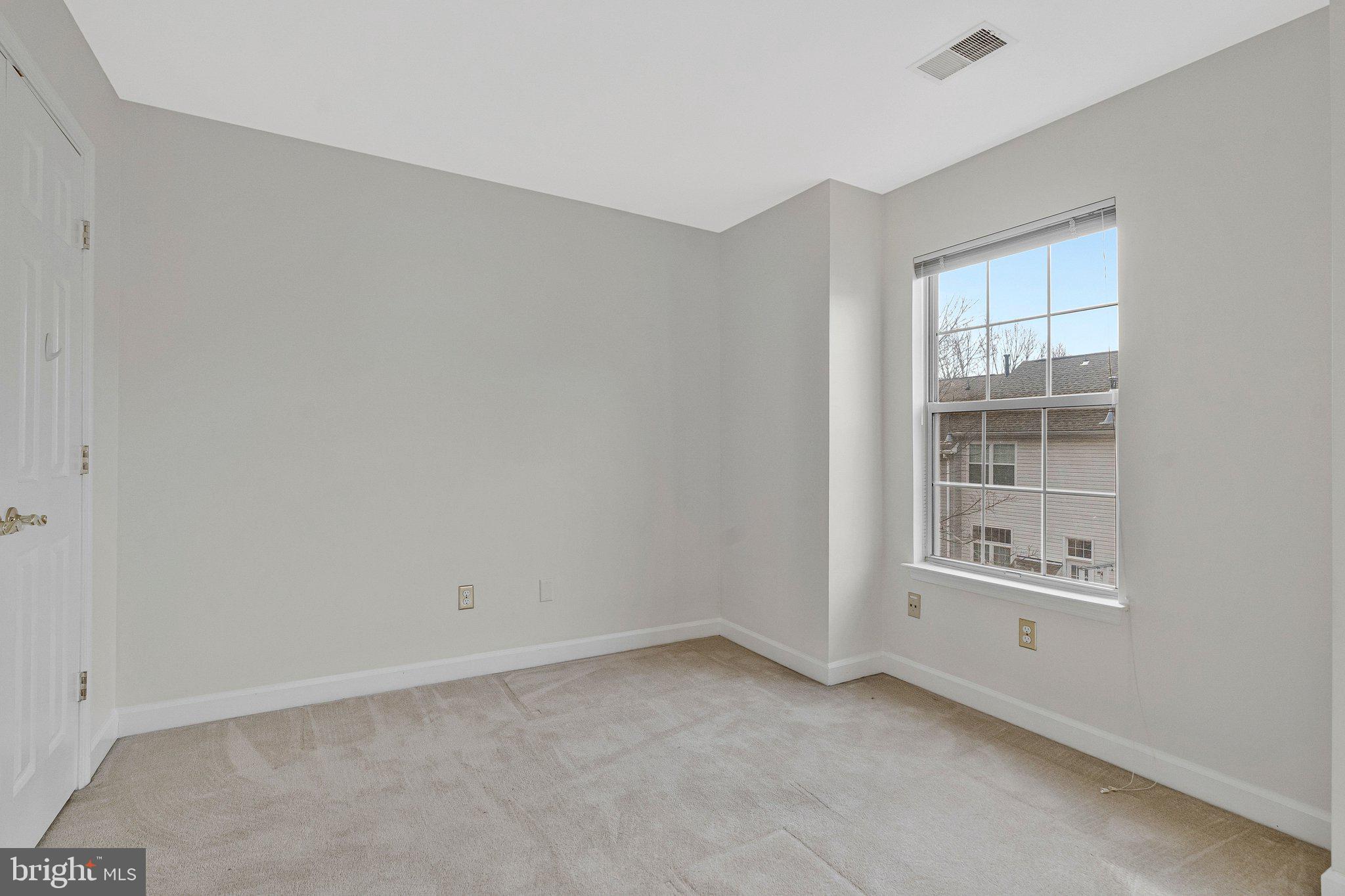 LOWES ISLAND - Residential