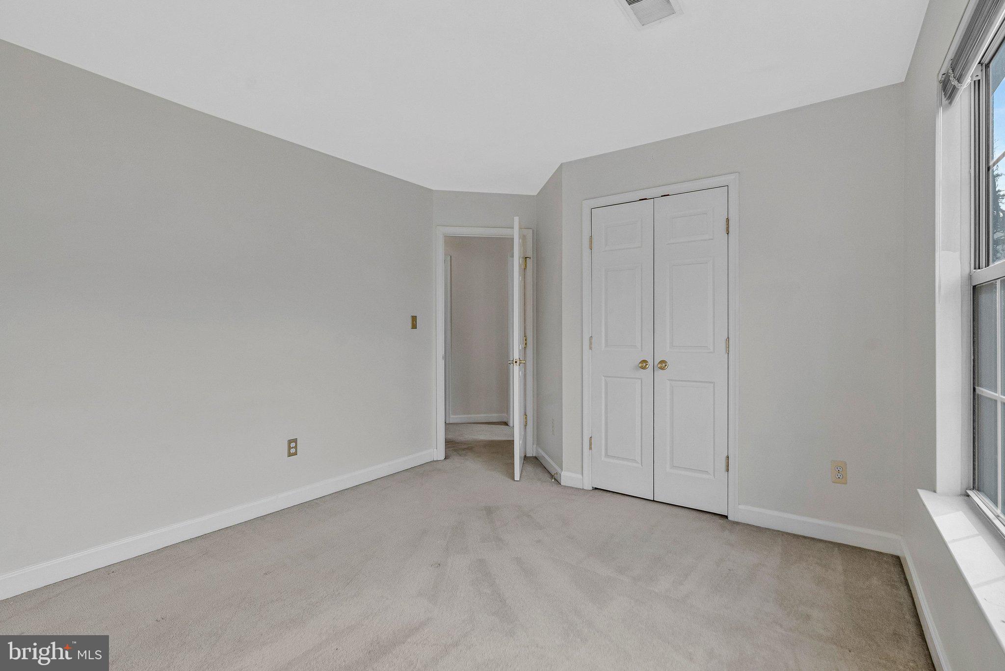 LOWES ISLAND - Residential