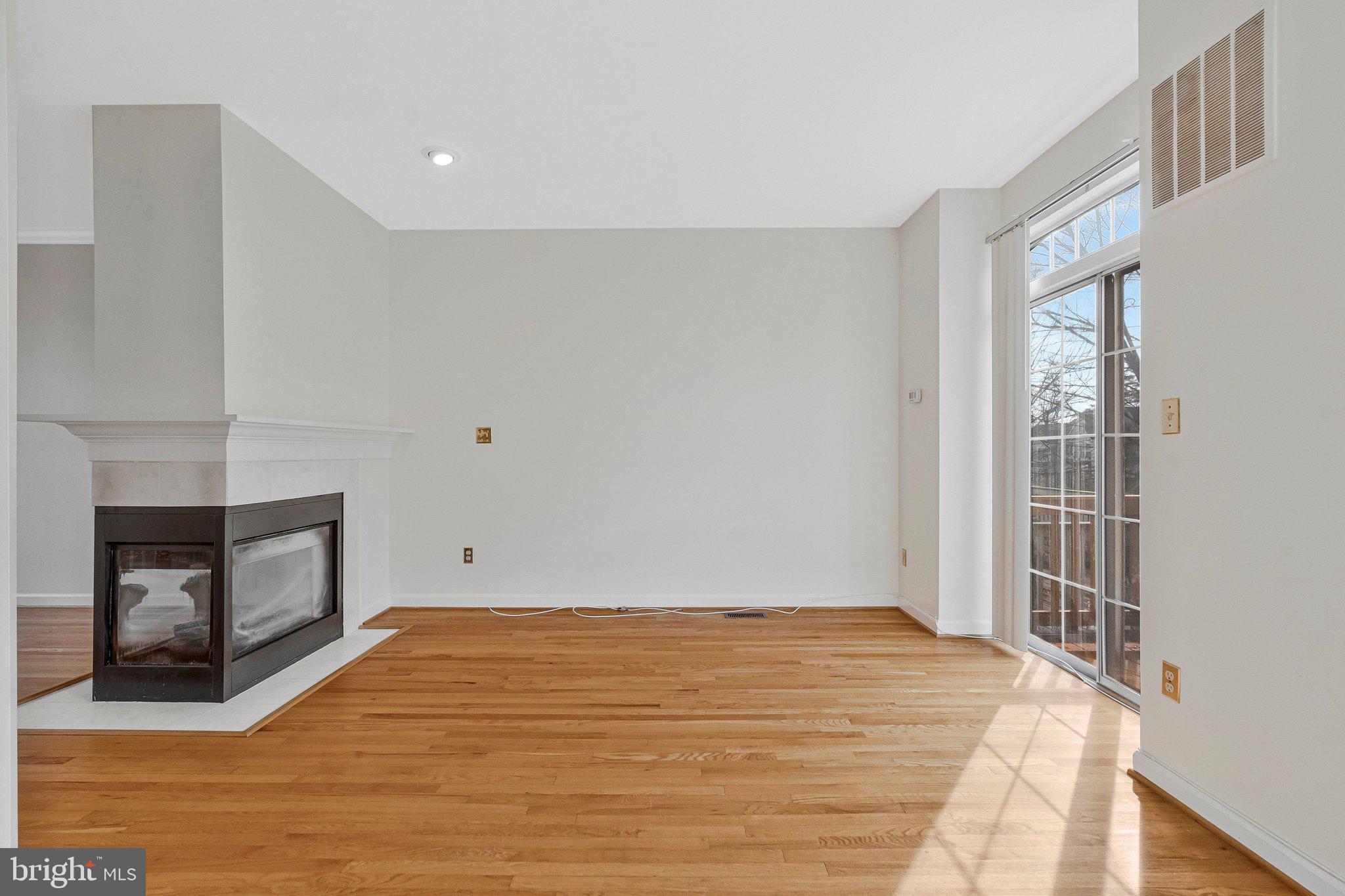 LOWES ISLAND - Residential