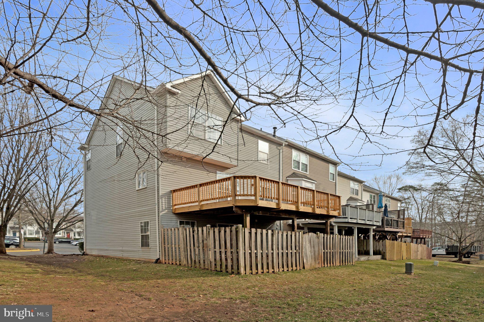 LOWES ISLAND - Residential