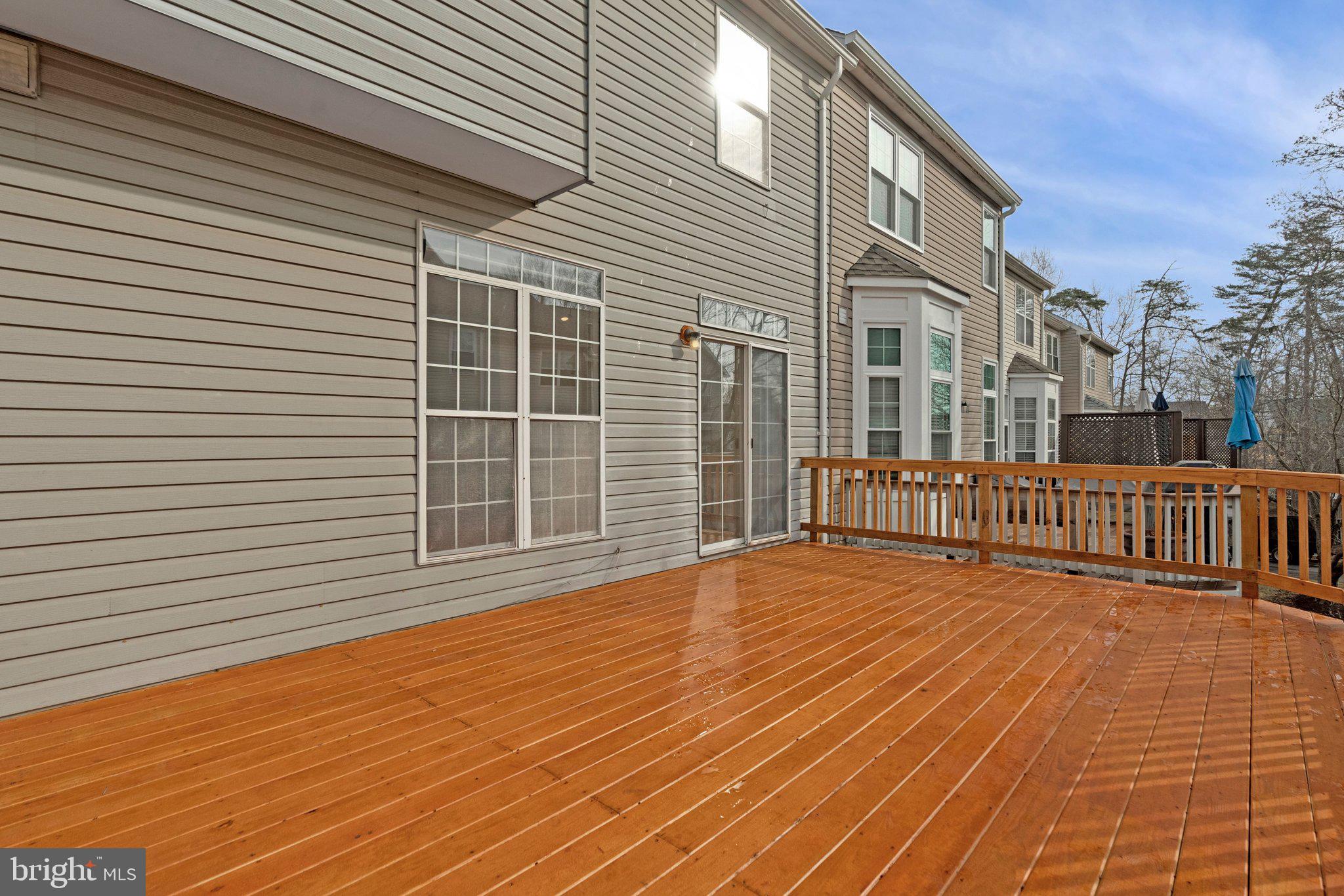 LOWES ISLAND - Residential