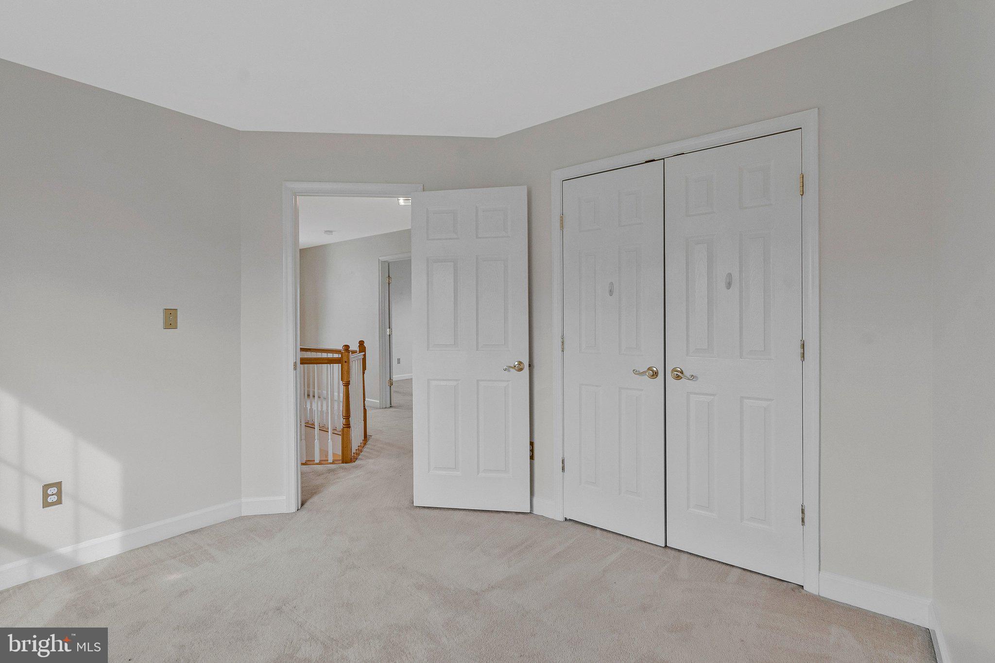 LOWES ISLAND - Residential