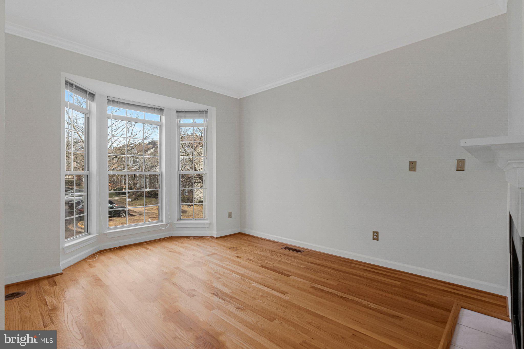 LOWES ISLAND - Residential