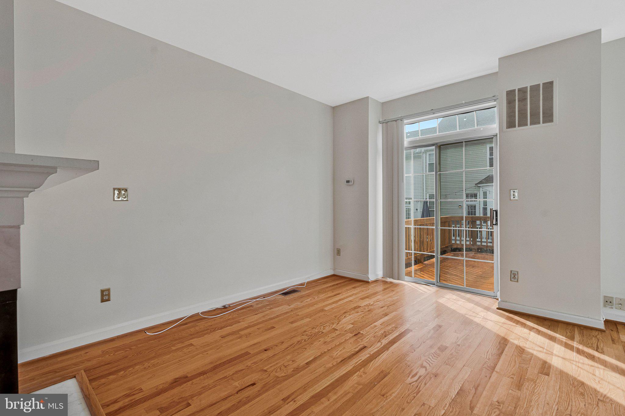 LOWES ISLAND - Residential