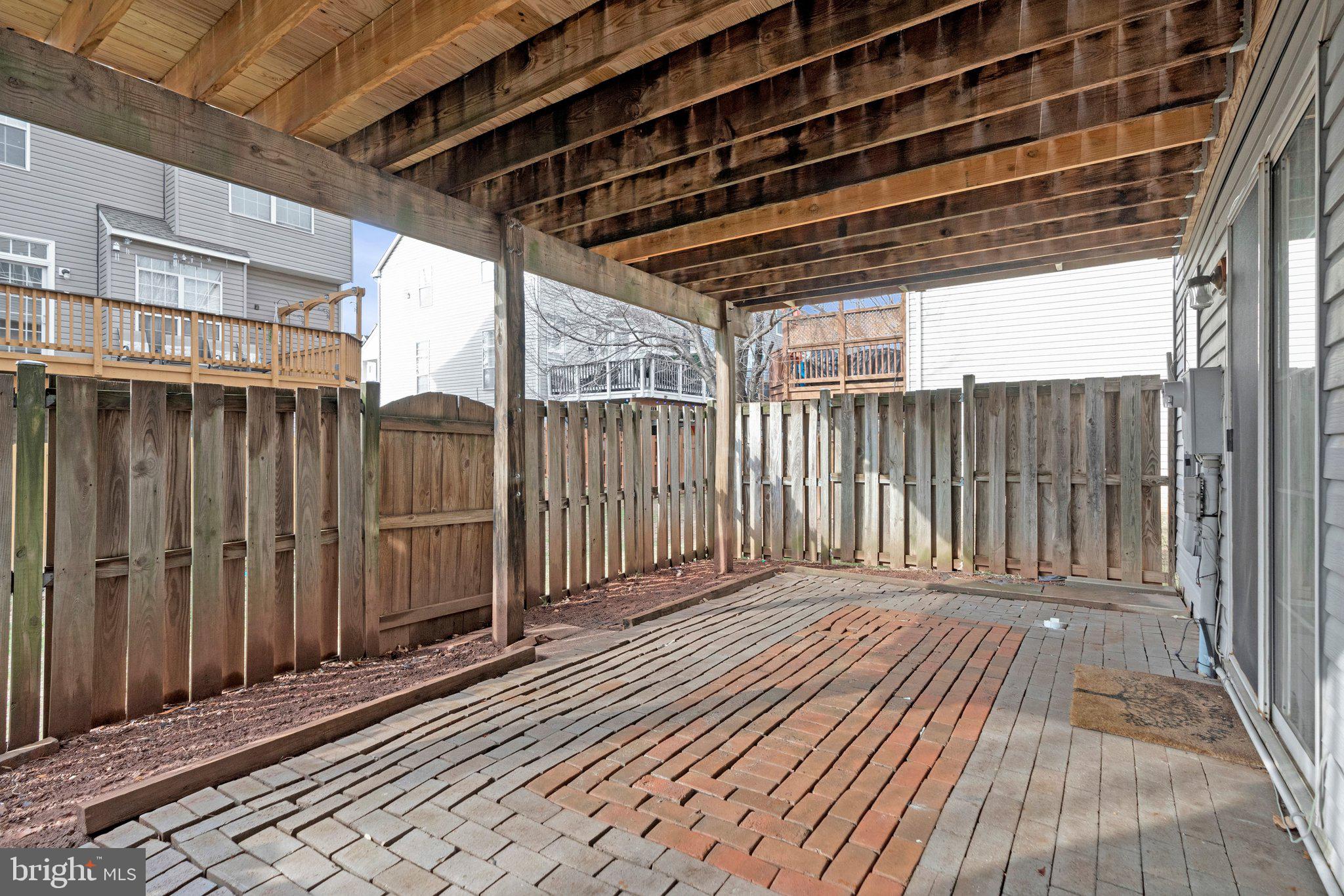 LOWES ISLAND - Residential