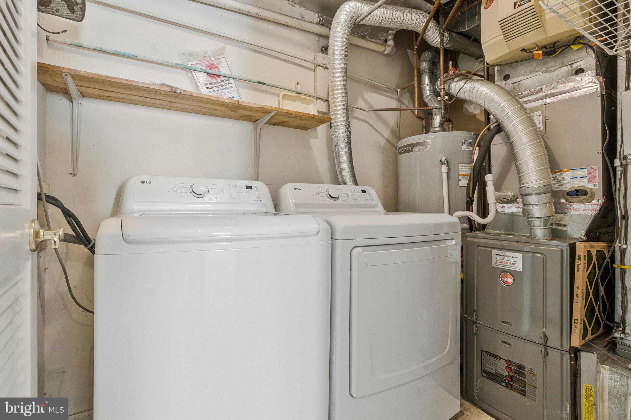 LOWES ISLAND - Residential