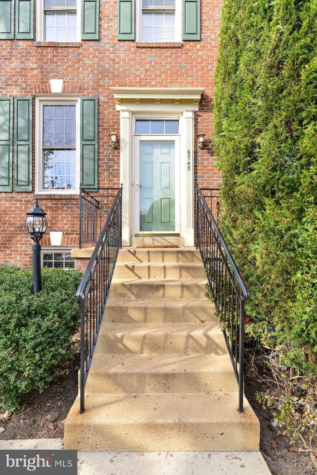 ISLAND CREEK - Residential