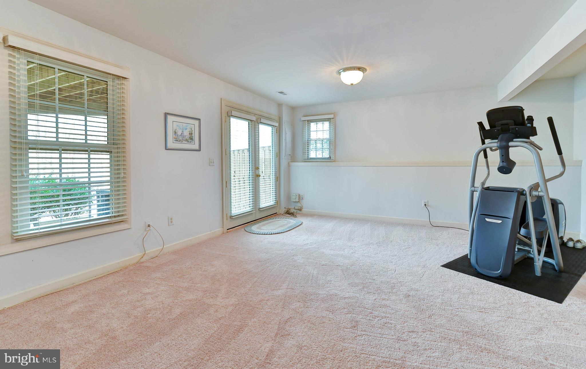 ISLAND CREEK - Residential