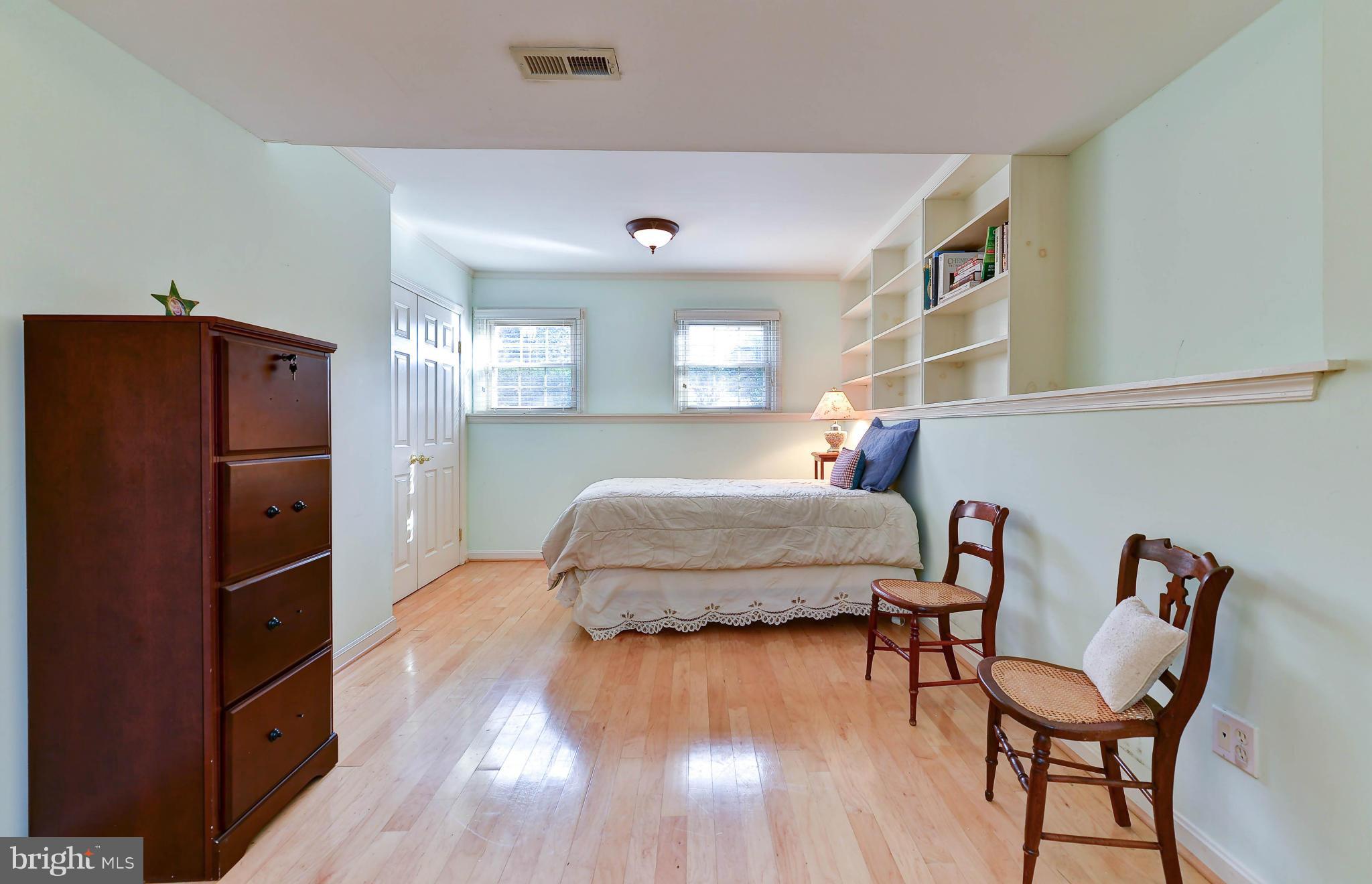 ISLAND CREEK - Residential