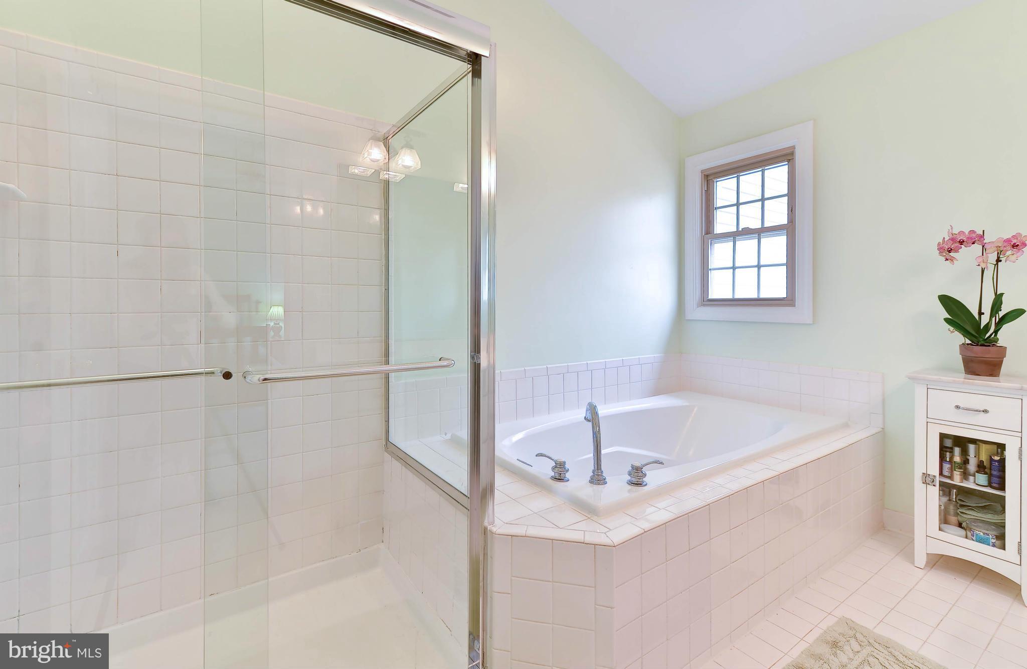 ISLAND CREEK - Residential