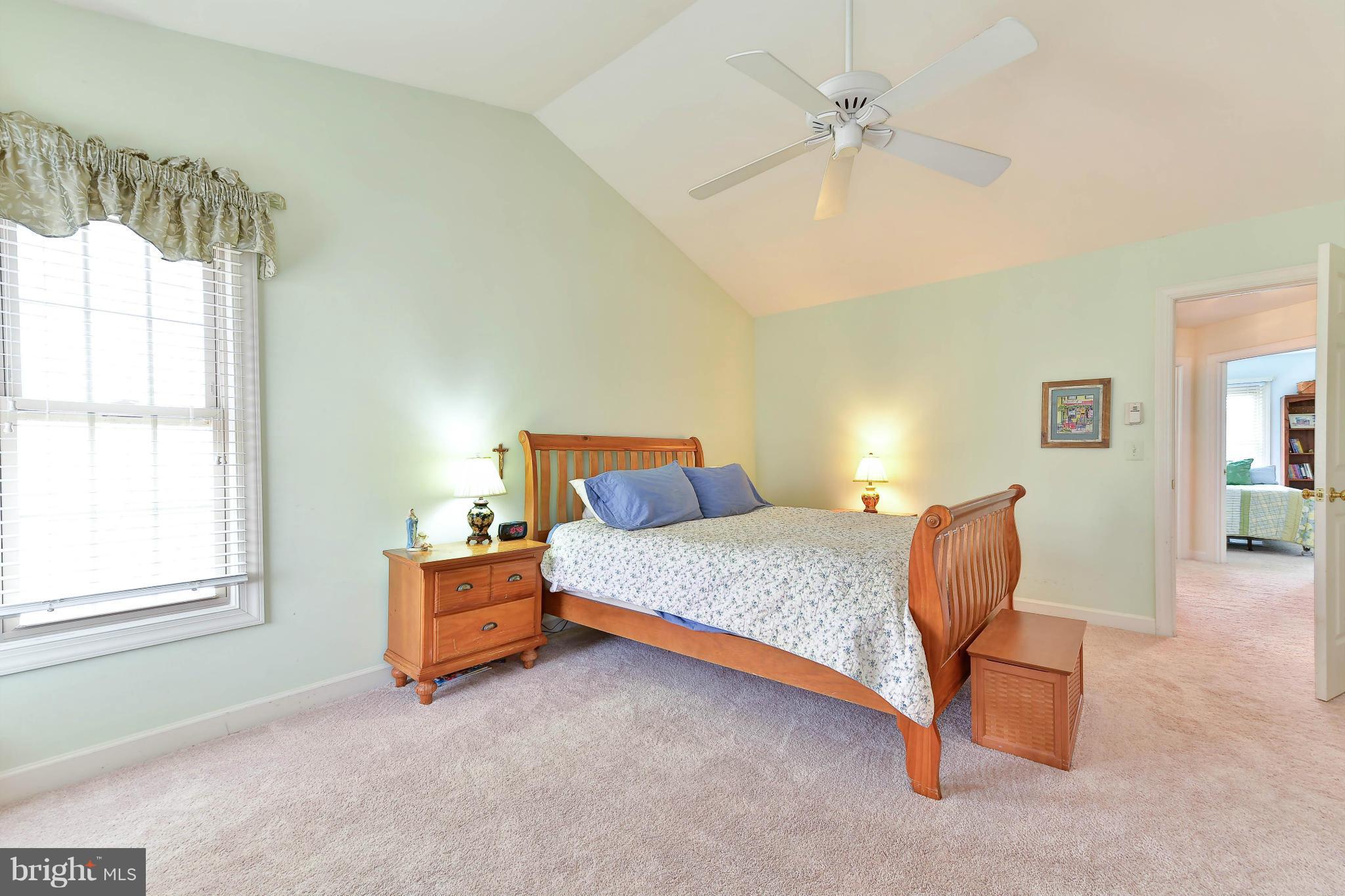 ISLAND CREEK - Residential