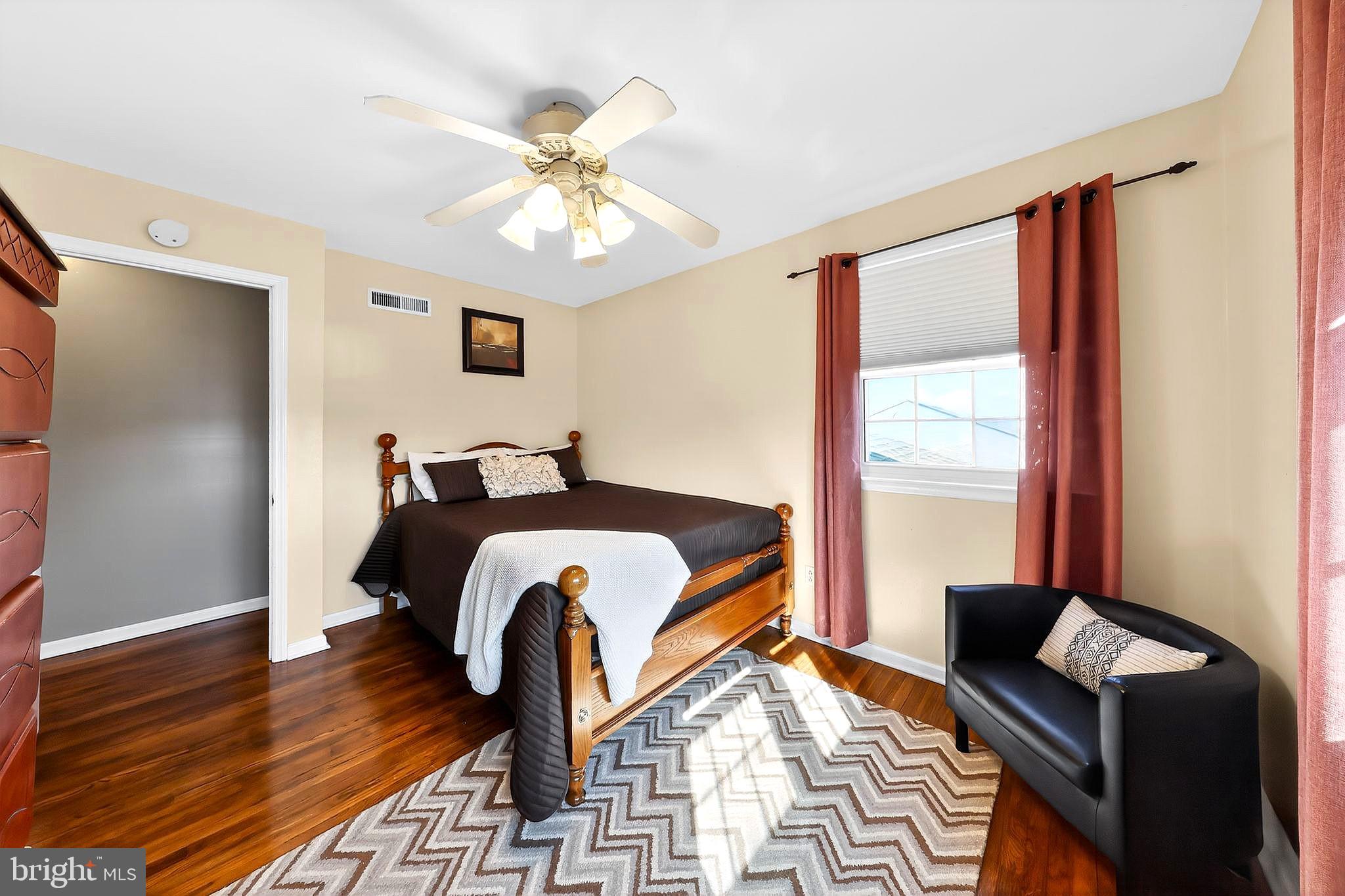 EAGLE GLEN - Residential