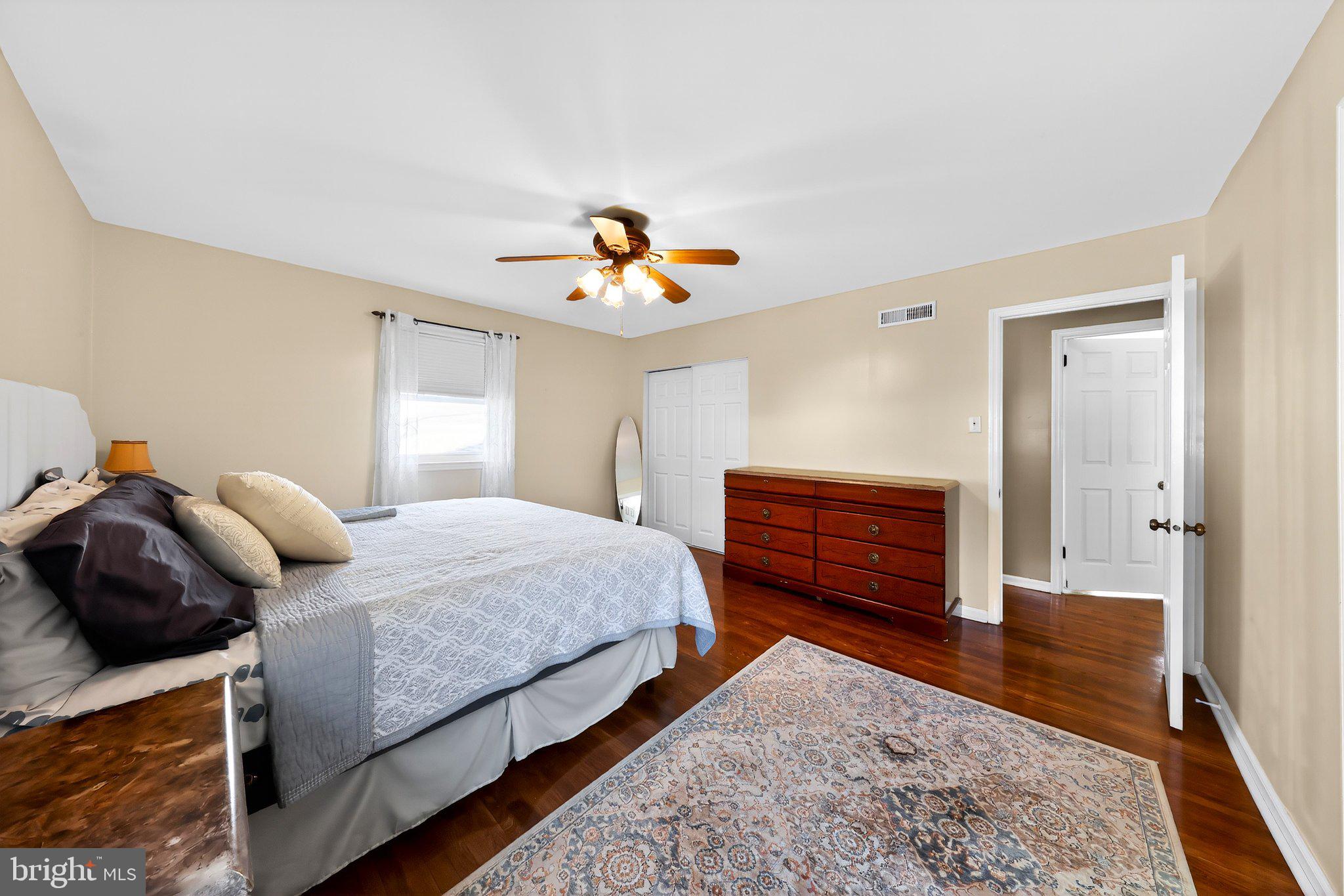 EAGLE GLEN - Residential