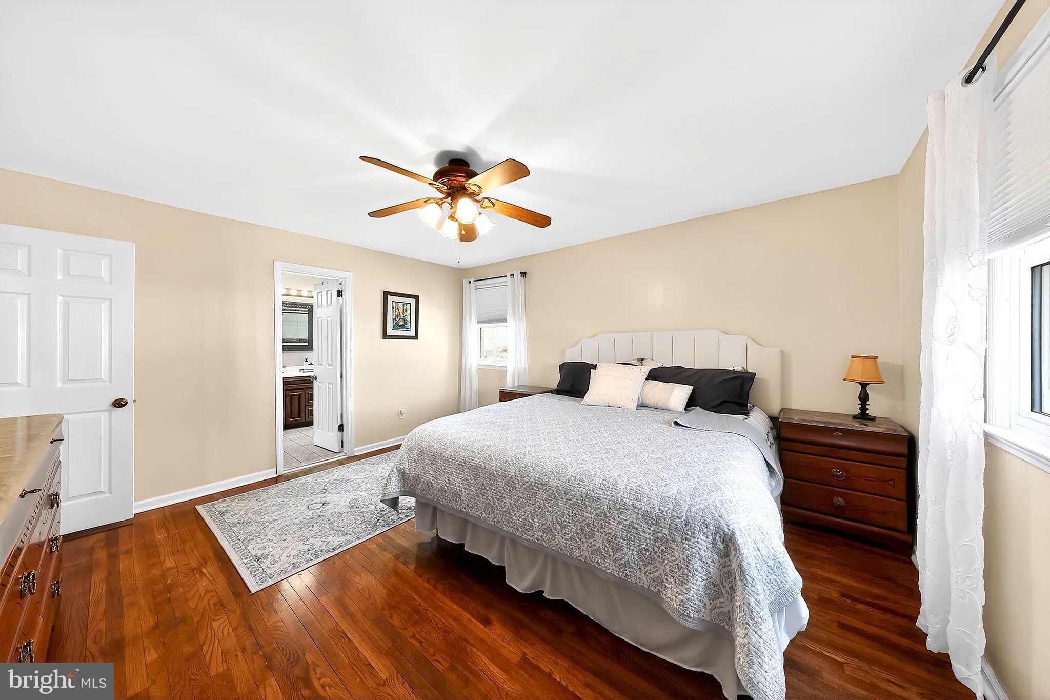 EAGLE GLEN - Residential