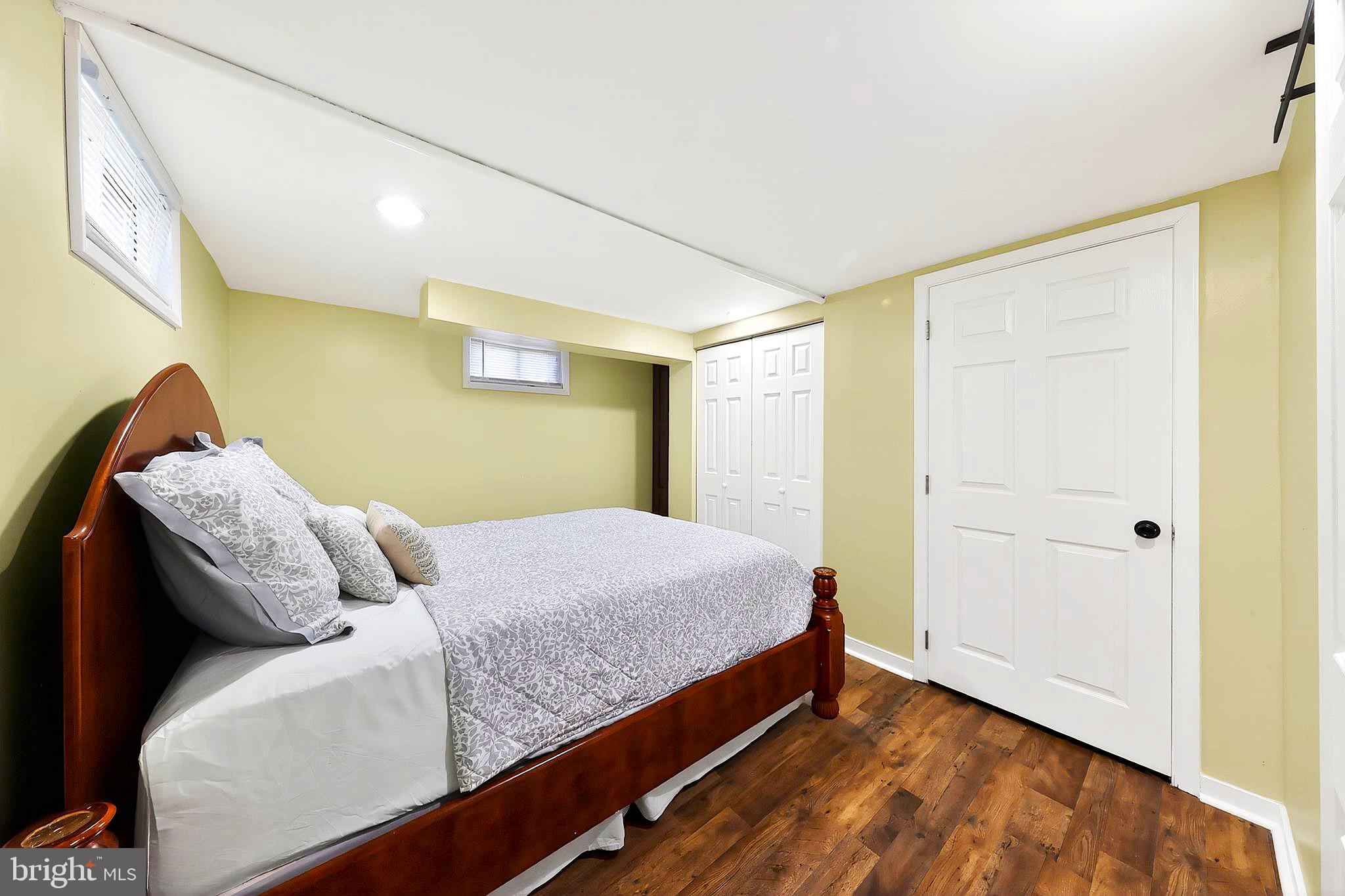 EAGLE GLEN - Residential